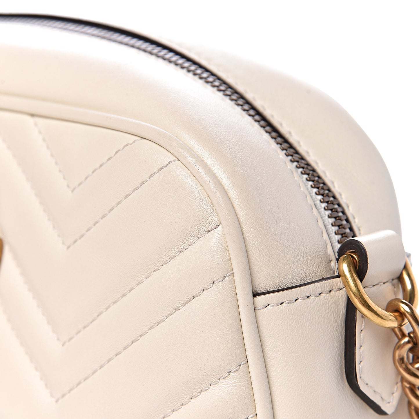 Calfskin Matelasse Small GG Marmont Chain Shoulder Bag White