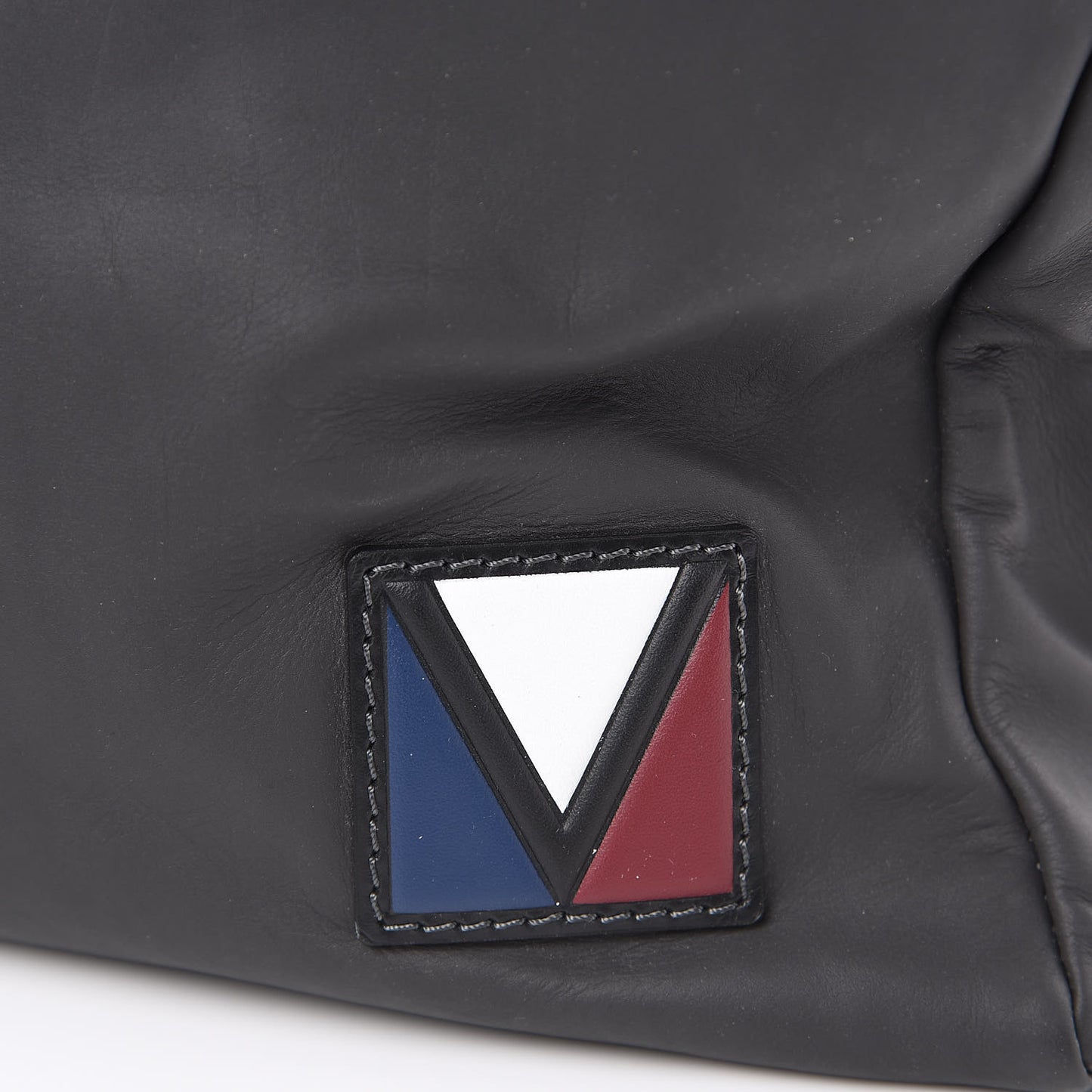 Calfskin V Line Move Messenger Asphalt