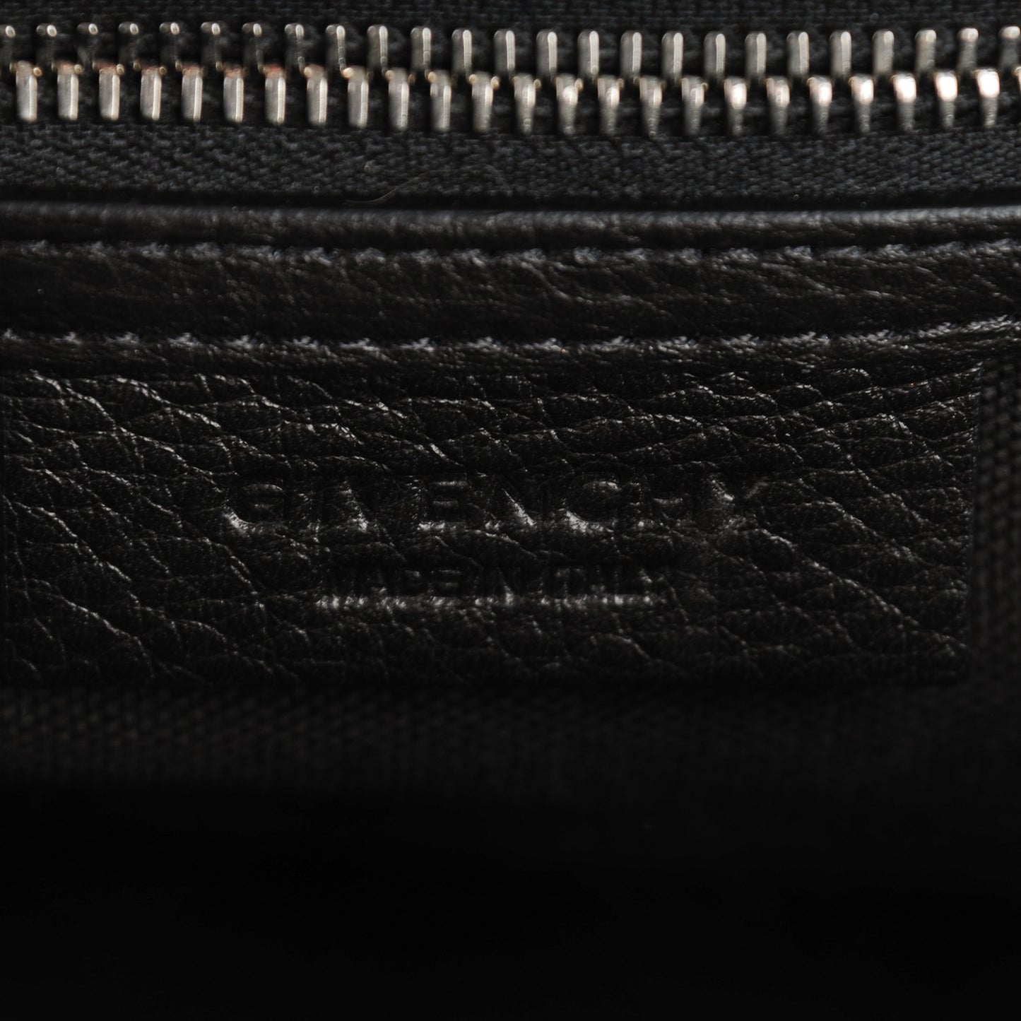 Waxed Calfskin Micro Nightingale Black
