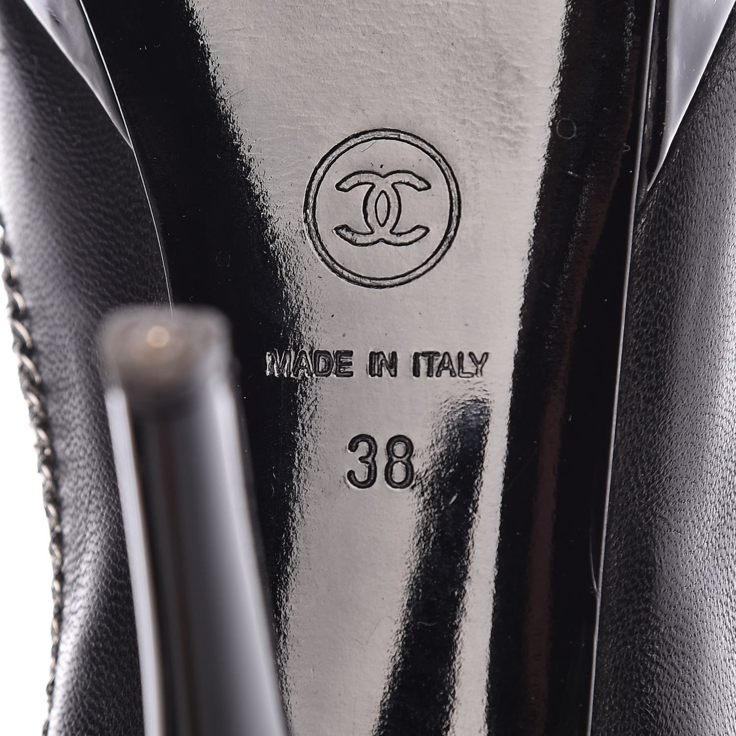 Lambskin Patent Cap Toe CC Chain Pumps 38 Black