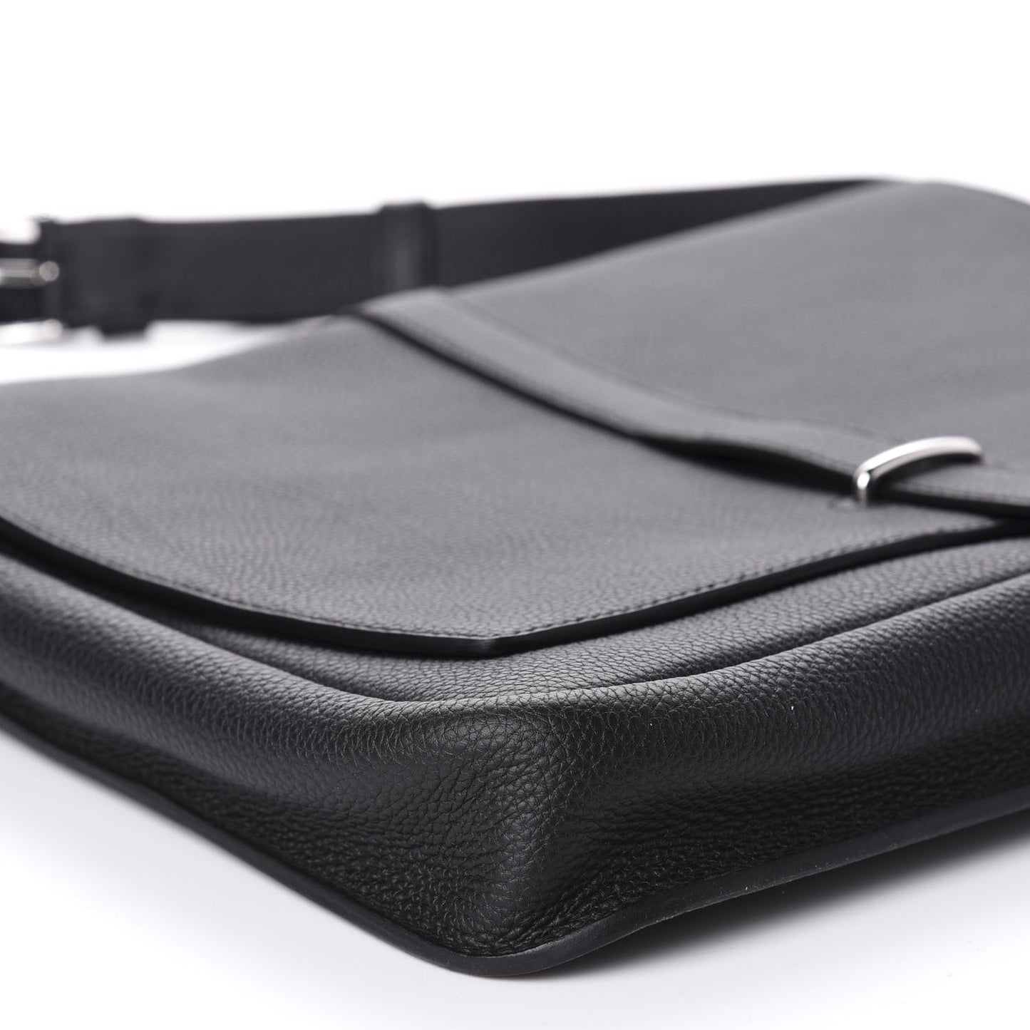 Togo Steve Light Messenger Black
