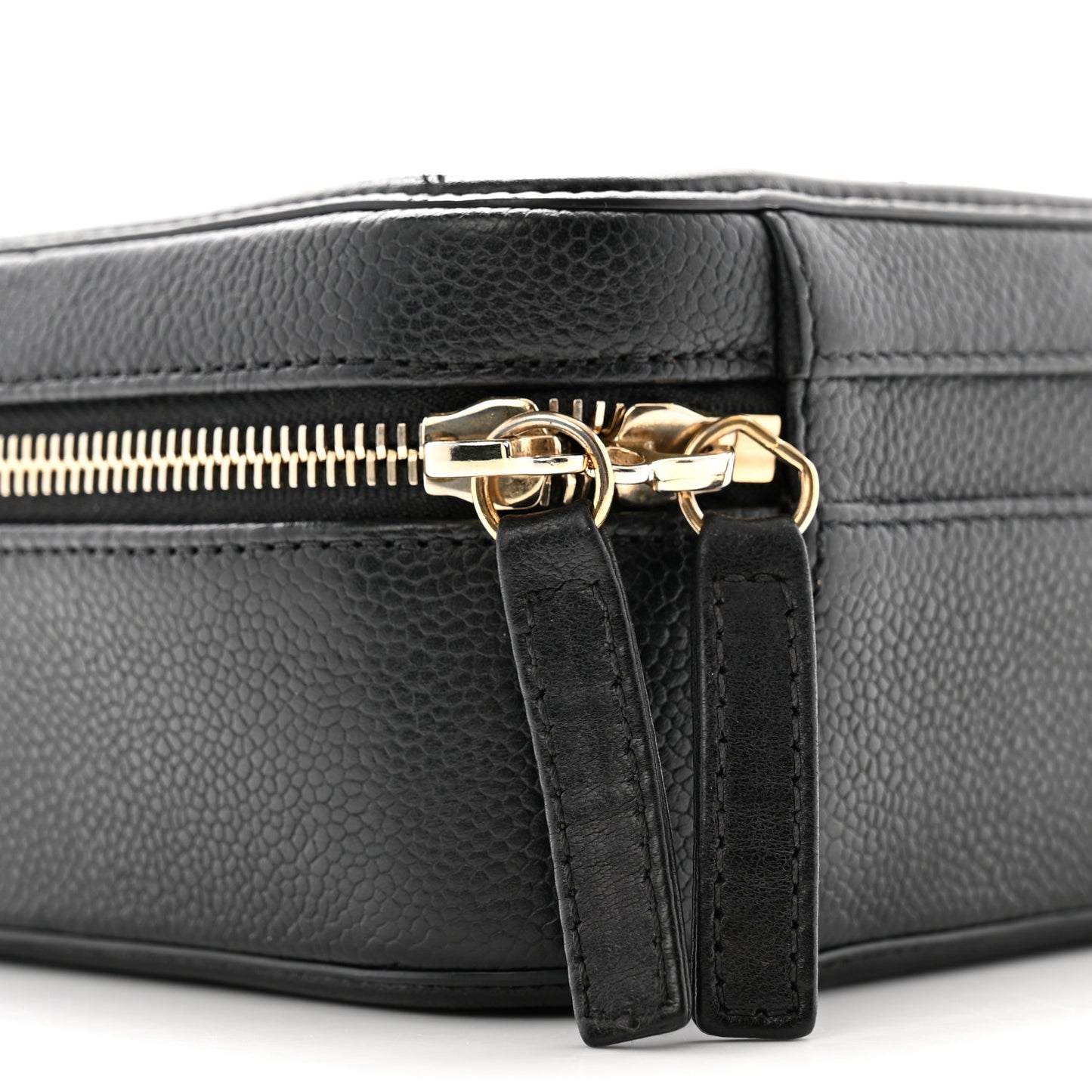Caviar Quilted Medium CC Filigree Vanity Case Black