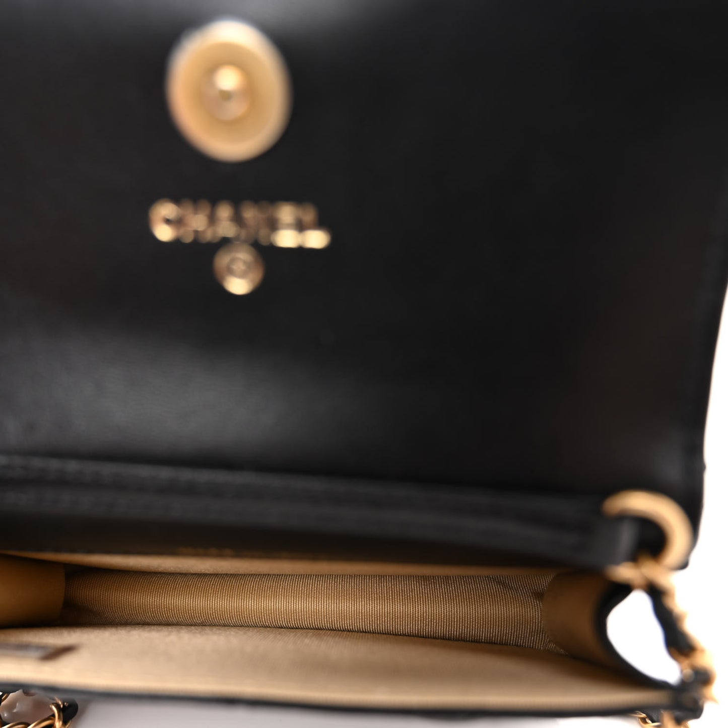 Lambskin Quilted Pearl Crush Clutch With Chain Black