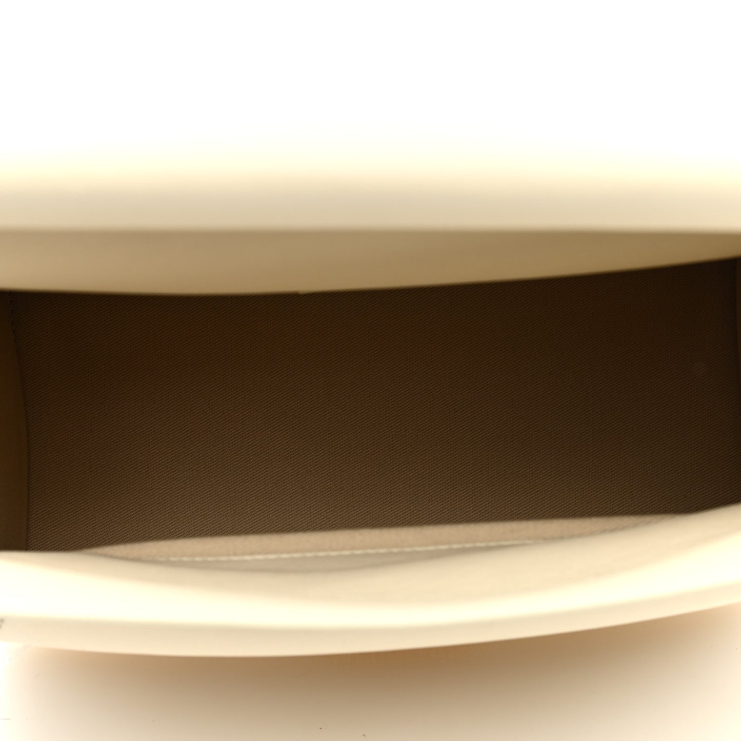 Smooth Calfskin La Pochette Rond Carre Light Ivory