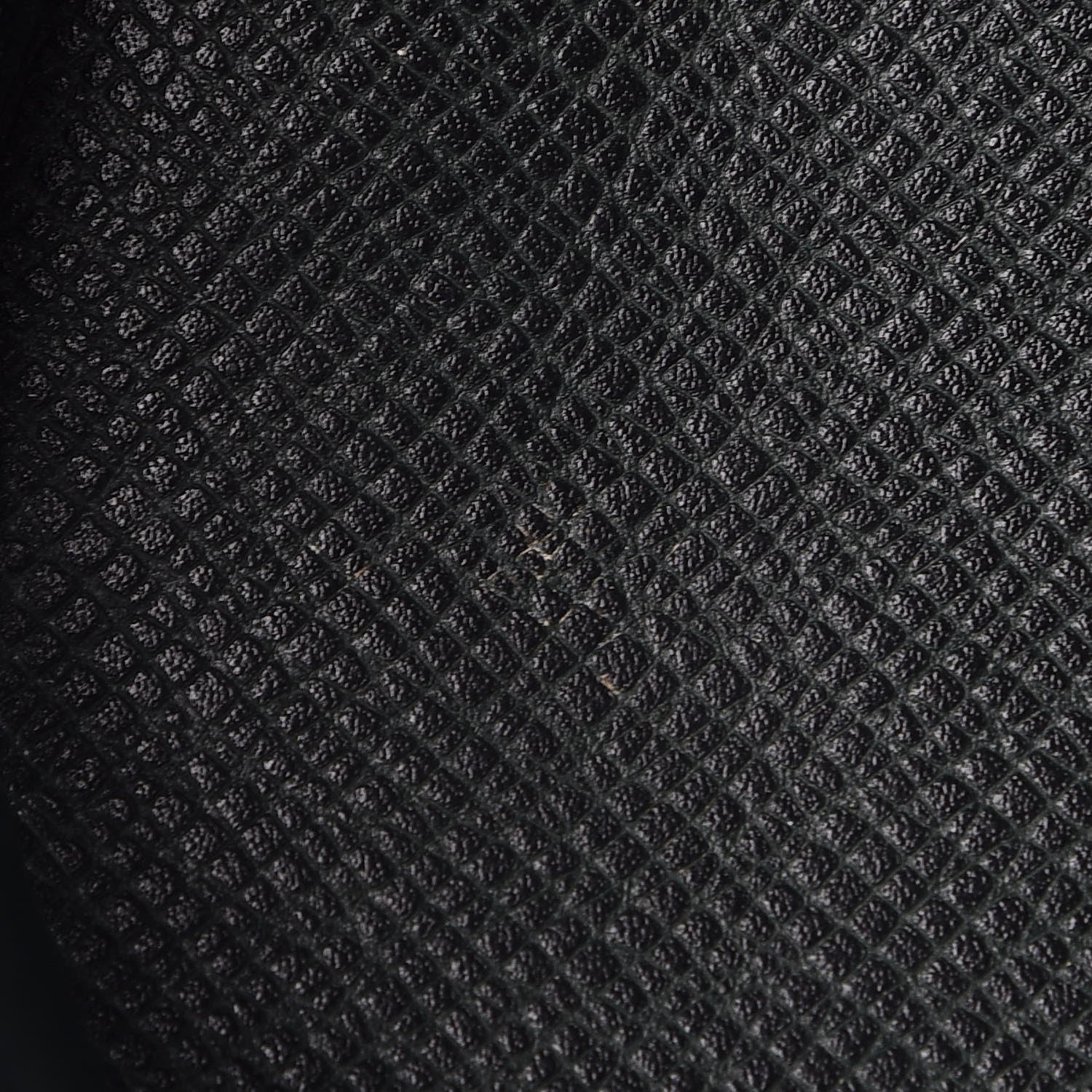 Louis Vuitton Taiga Kendall PM Epicea 11 of 13