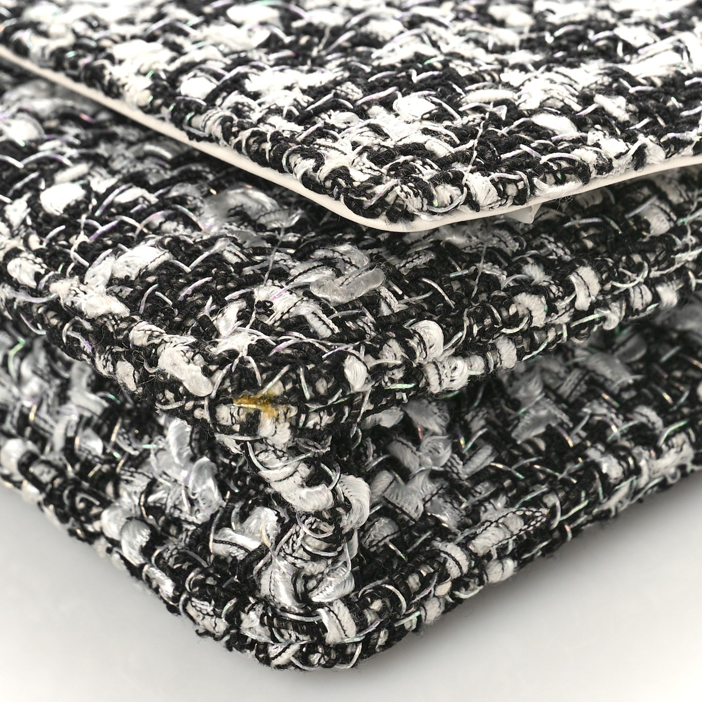 Tweed Quilted Reissue Wallet On Chain WOC White Black
