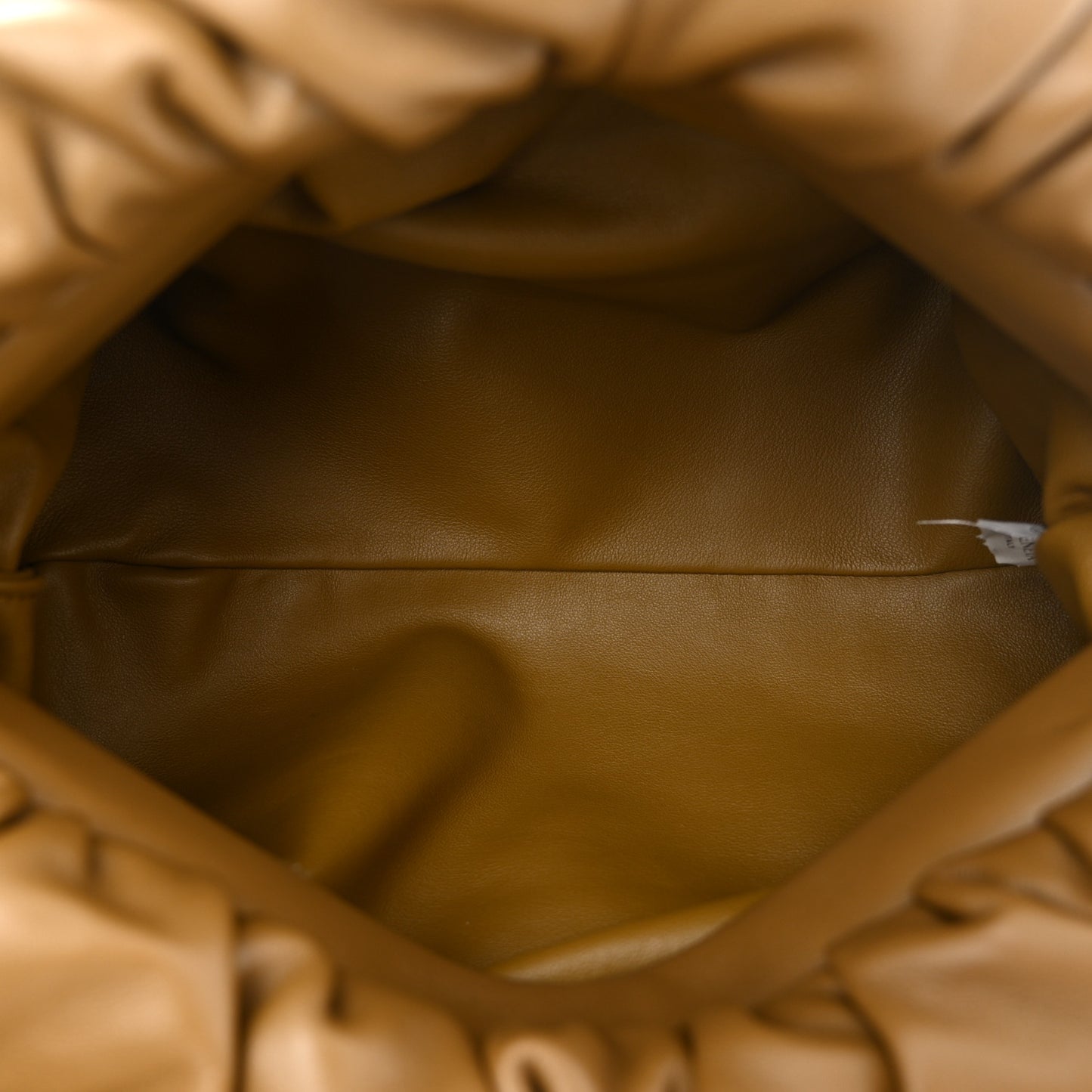 Calfskin The Pouch Chain Cammello