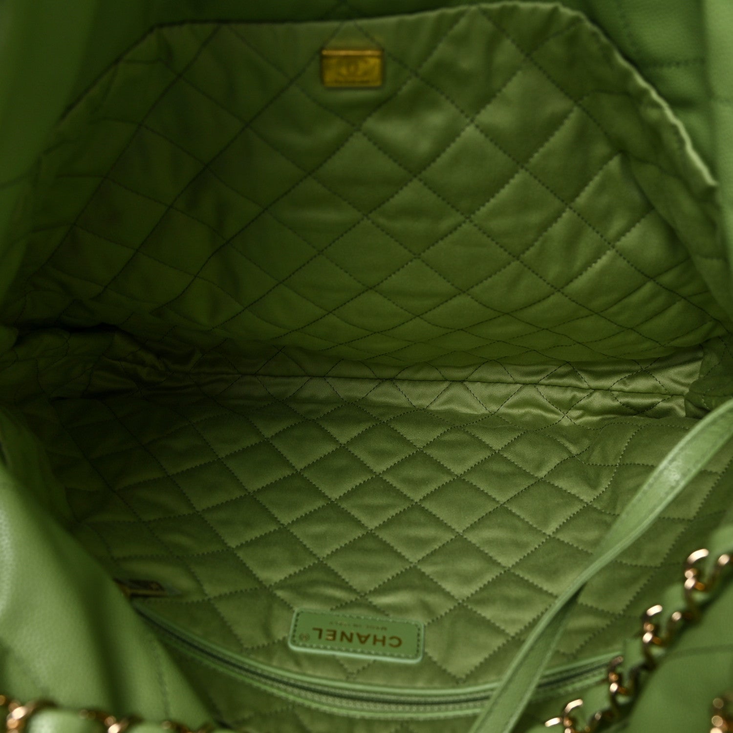 Chanel Shiny Caviar Quilted Chanel 22 Green 5 of 9
