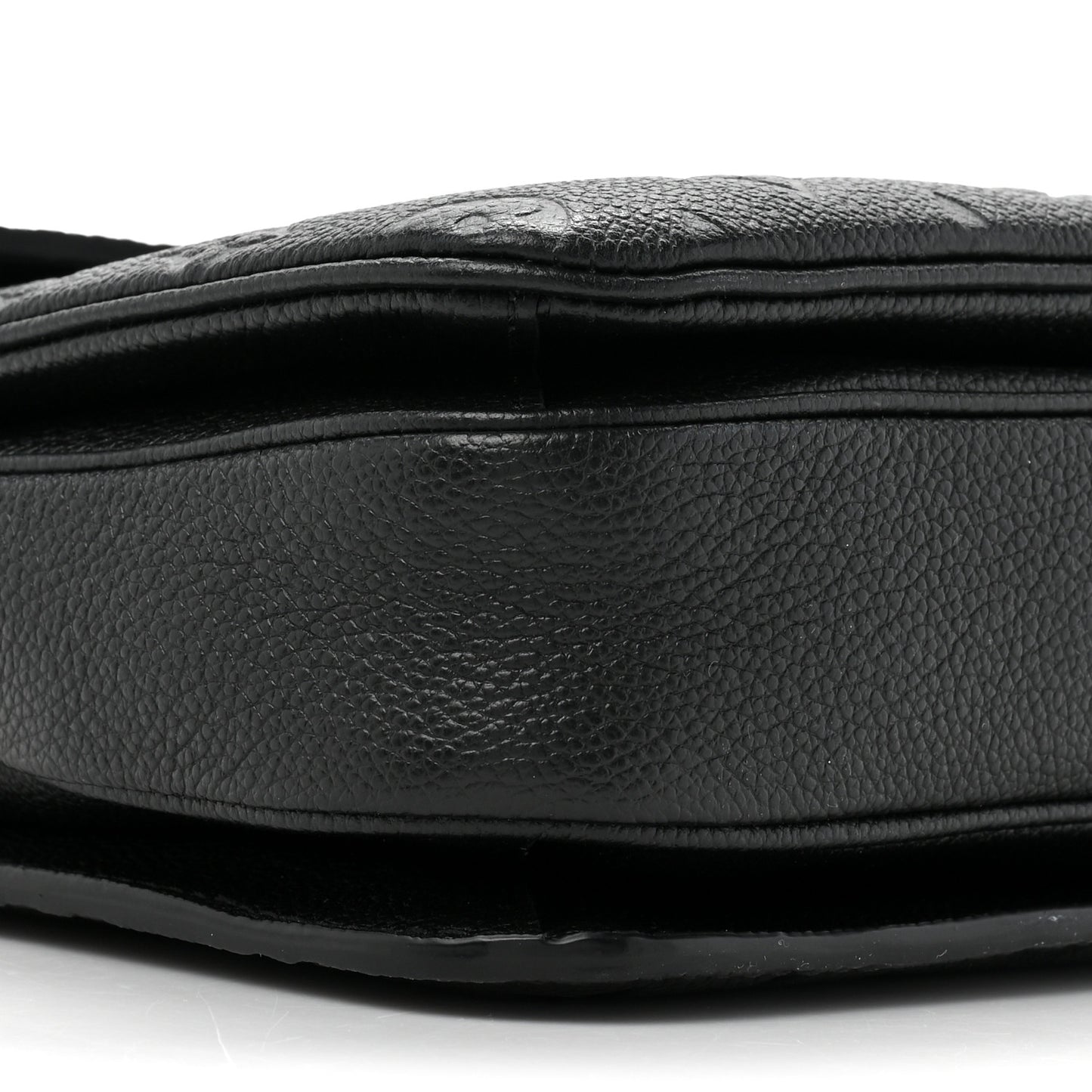 LOUIS VUITTON Empreinte Pochette Metis Black