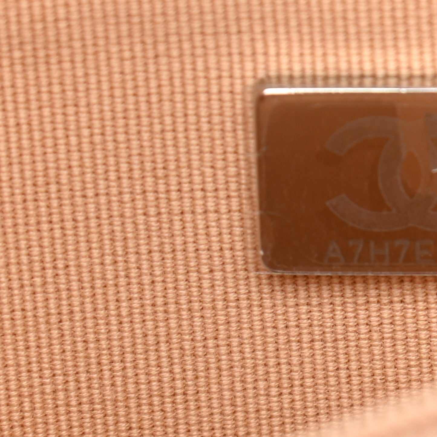 Caviar Quilted Wallet On Chain WOC Beige