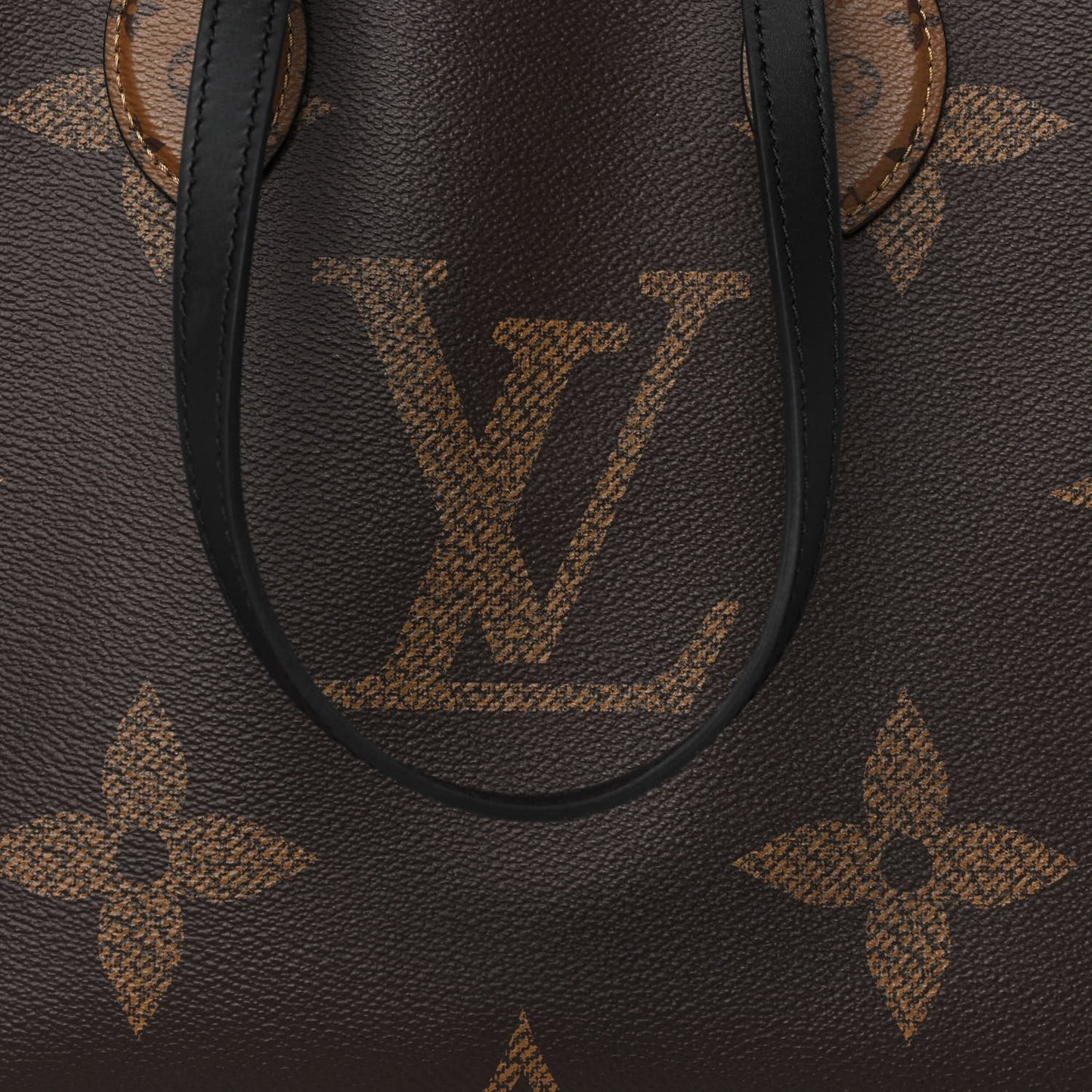 Reverse Monogram Giant Onthego MM