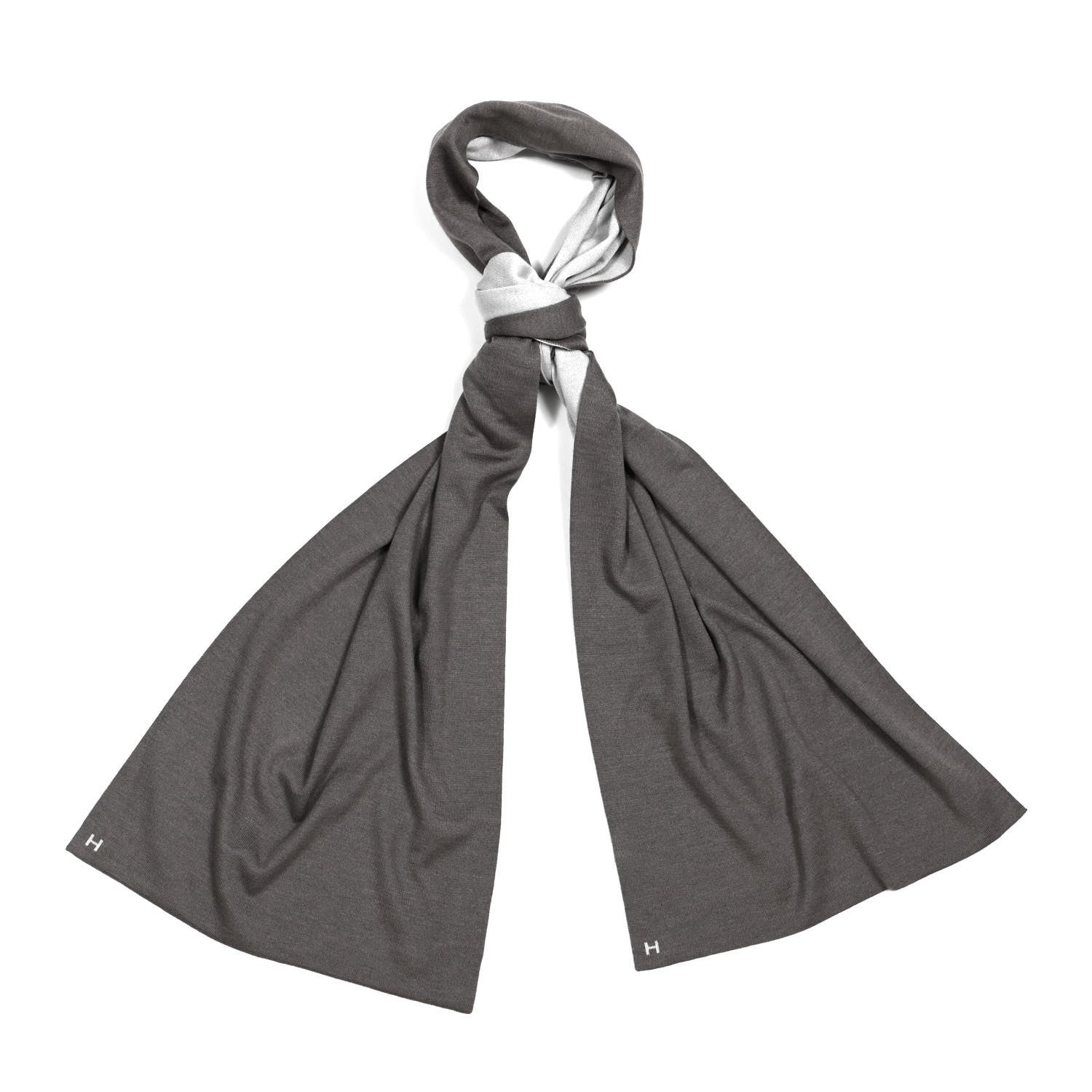 Hermes Cashmere Silk Aller-Retour Maillons Perfores Muffler Vapeur Gravier 1 of 4