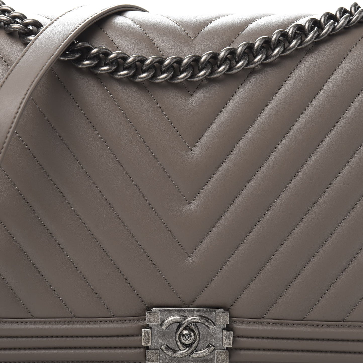 Lambskin Chevron Quilted Large Boy Flap Grey