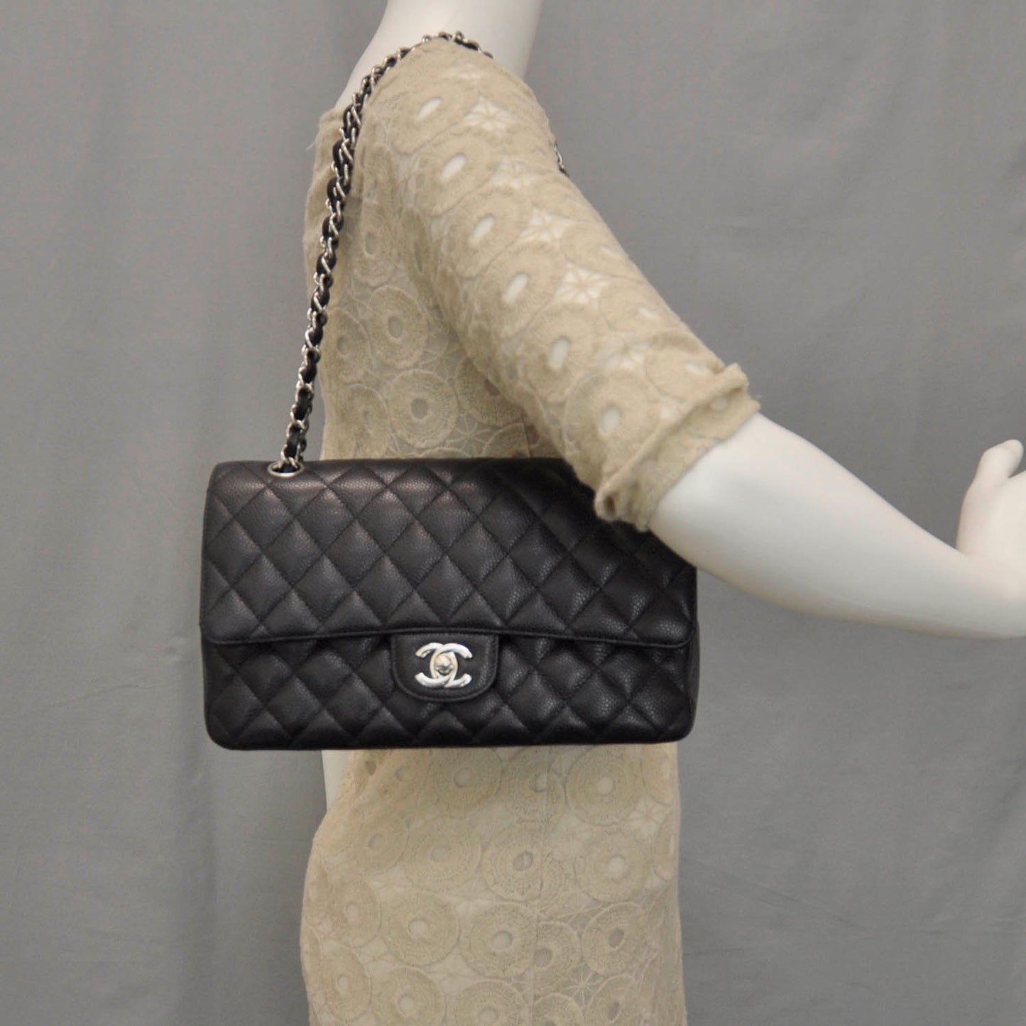 Caviar Quilted Medium Double Flap Black