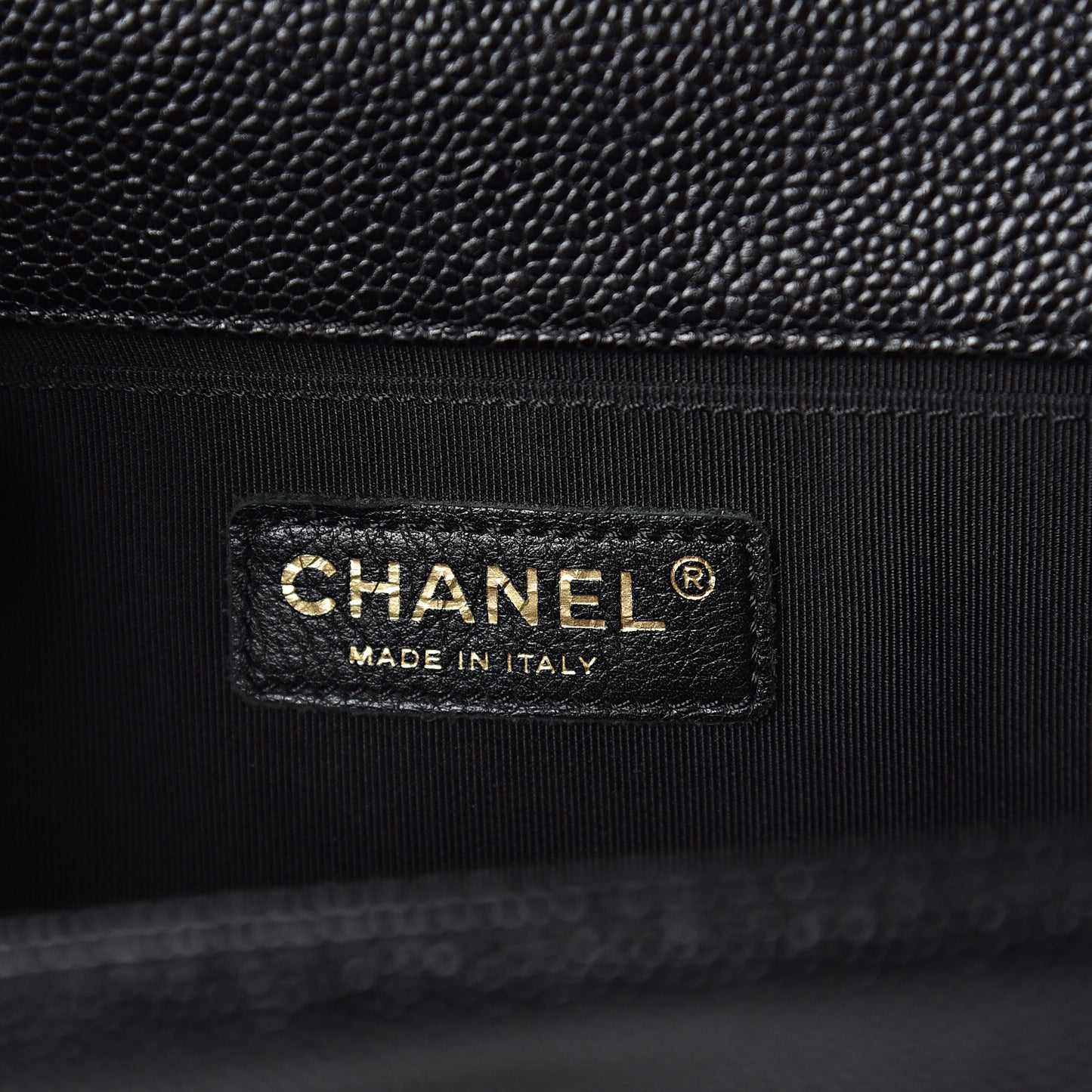 Caviar Quilted Medium Boy Flap Black