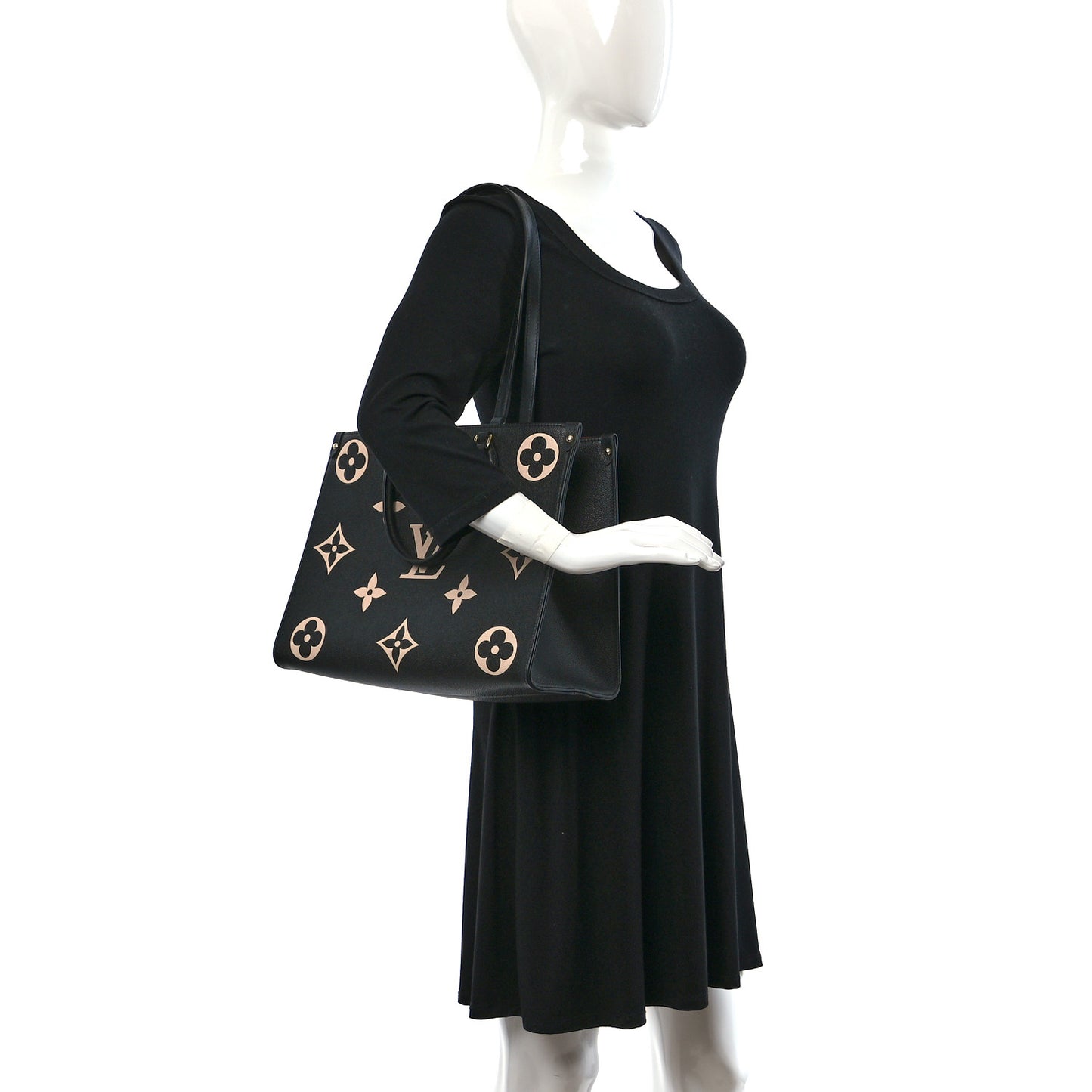 Empreinte Monogram Giant Onthego MM Black Beige