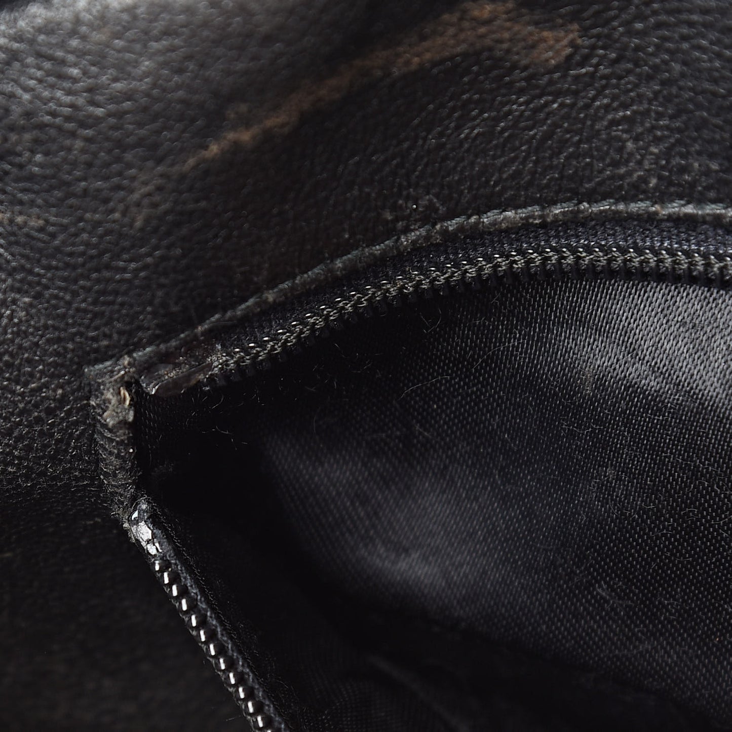 Lambskin Quilted CC Tassel Camera Case Black