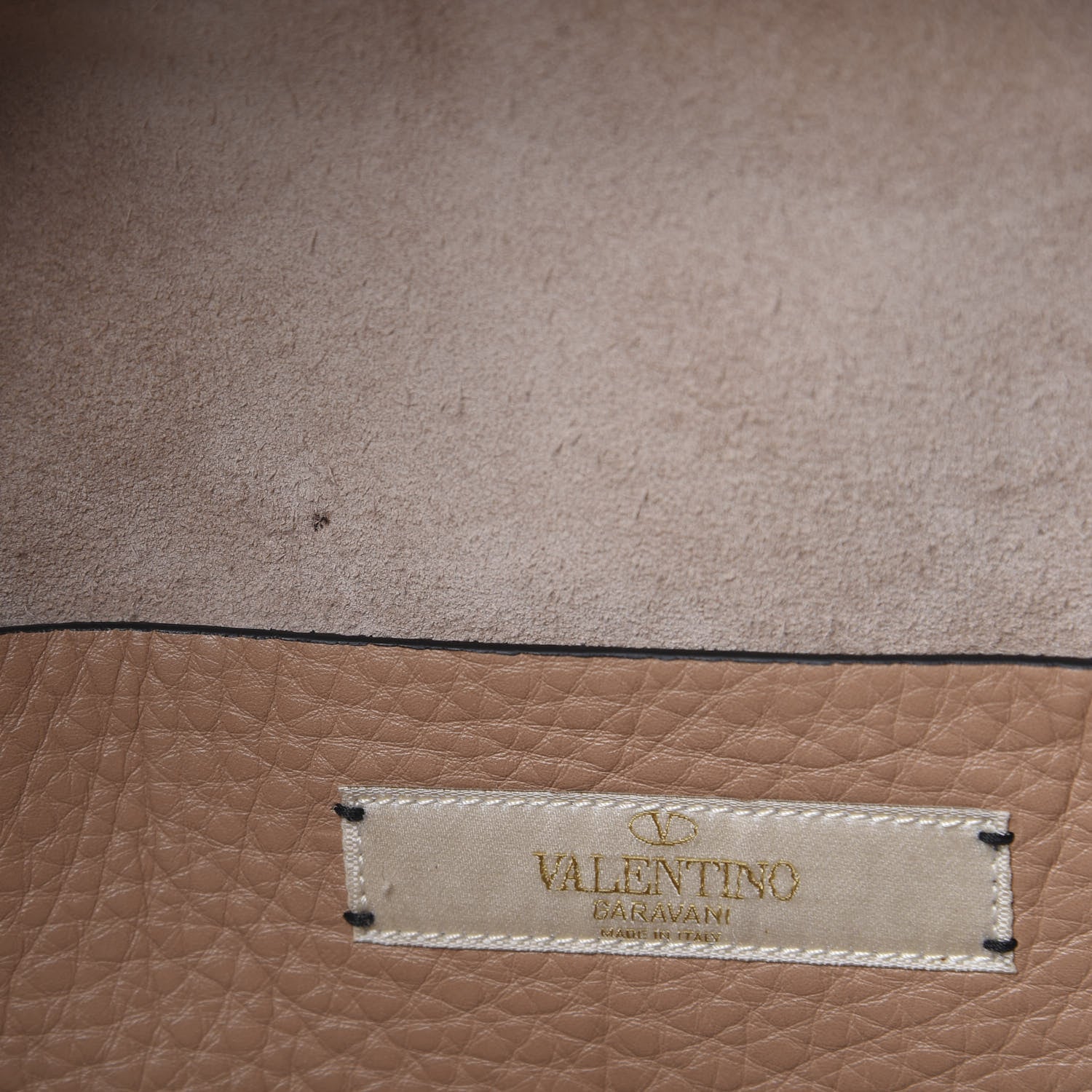 Valentino Garavani VALENTIN Pebbled Calfskin Medium Guitar Strap Rockstud Rolling Backpack Soft Noisette 9 of 9