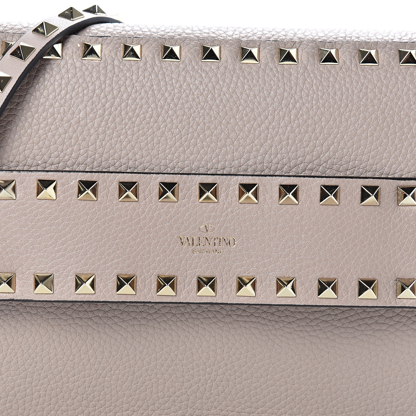 Pebbled Calfskin Rockstud Side Slip Crossbody Poudre