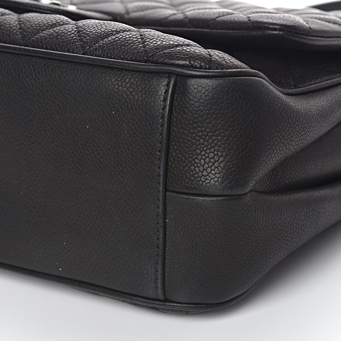 Caviar Quilted Medium Rock In Rome Single Flap Black
