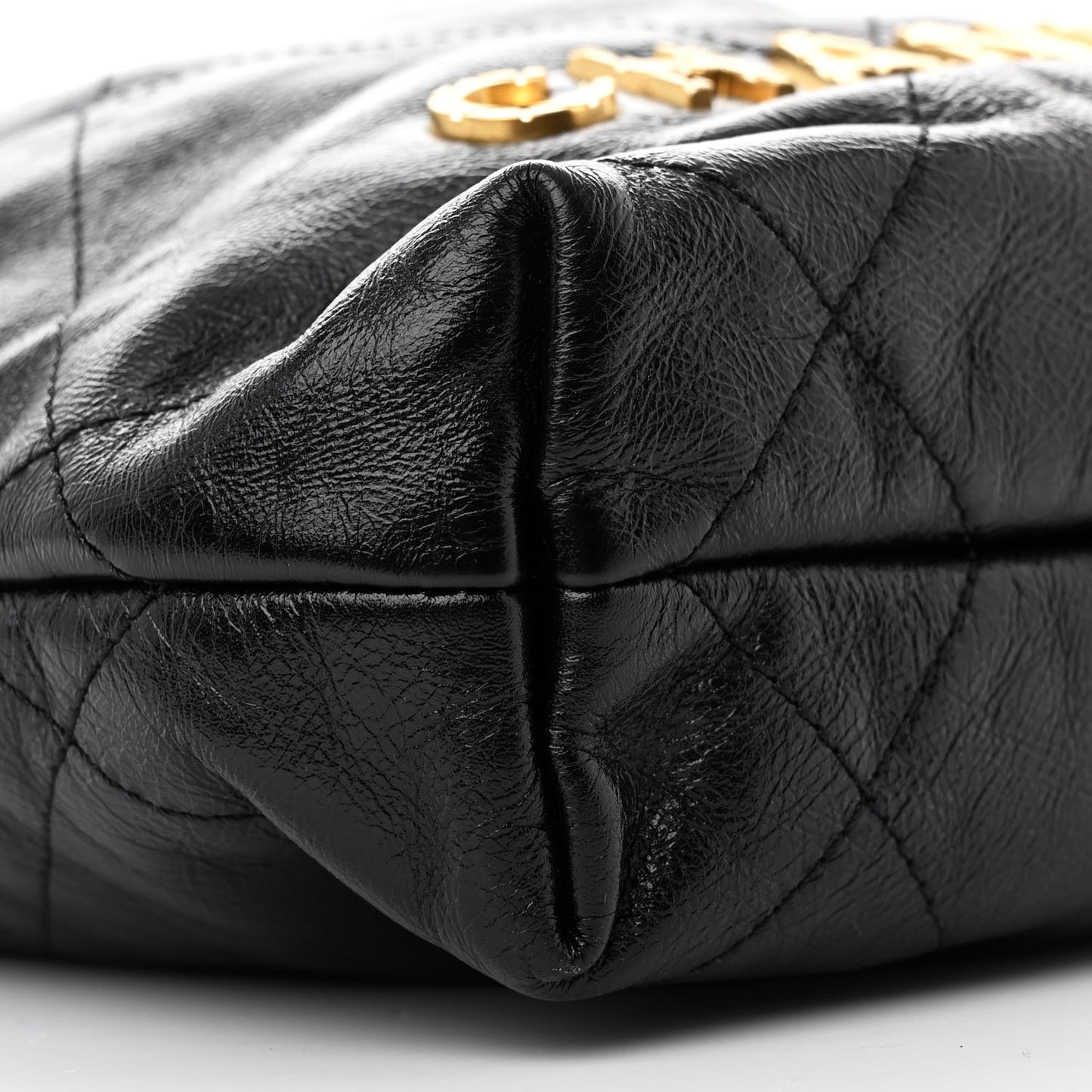 Shiny Crumpled Calfskin Quilted Pearl Mini Chanel 22 Black