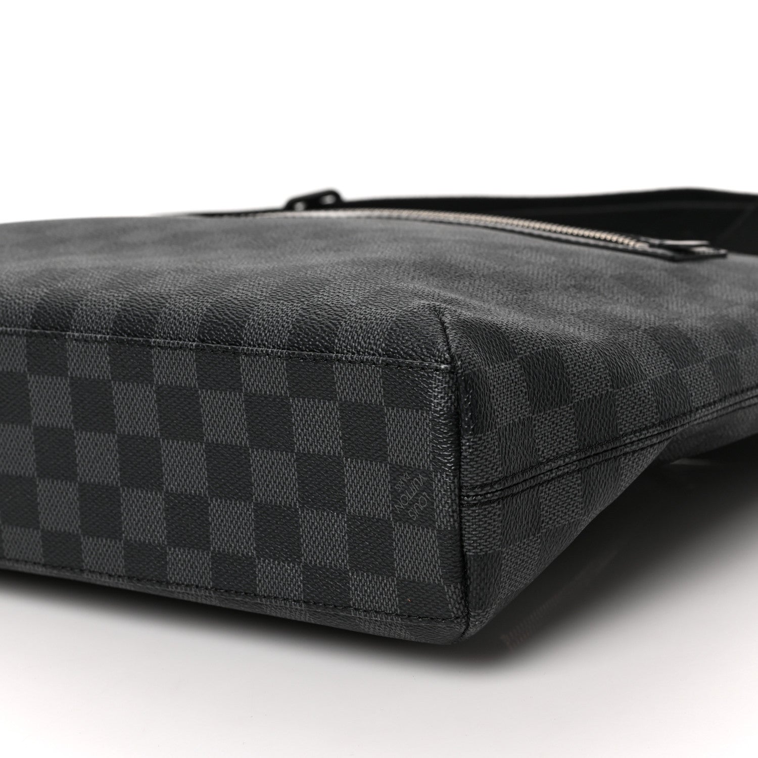 Louis Vuitton Damier Graphite Mick MM 8 of 9