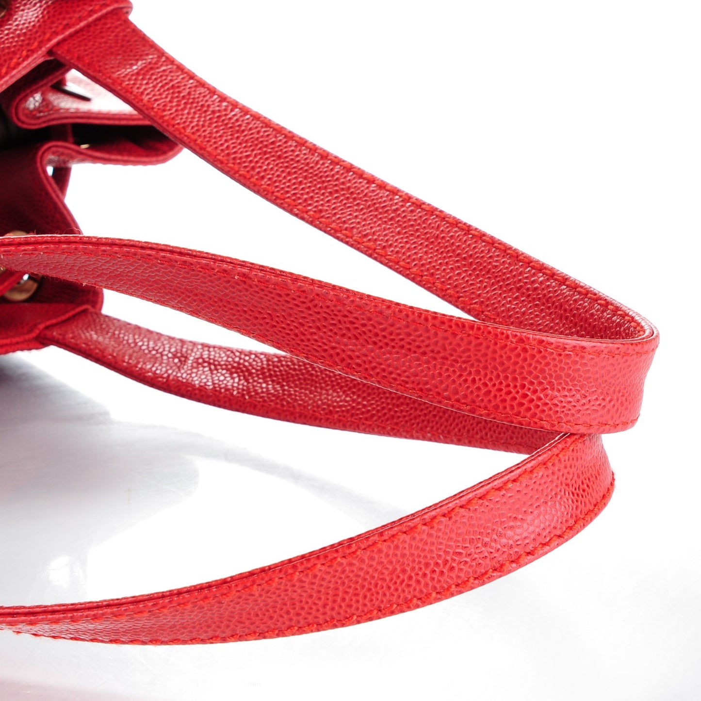 Caviar CC Drawstring Shoulder Bag Red