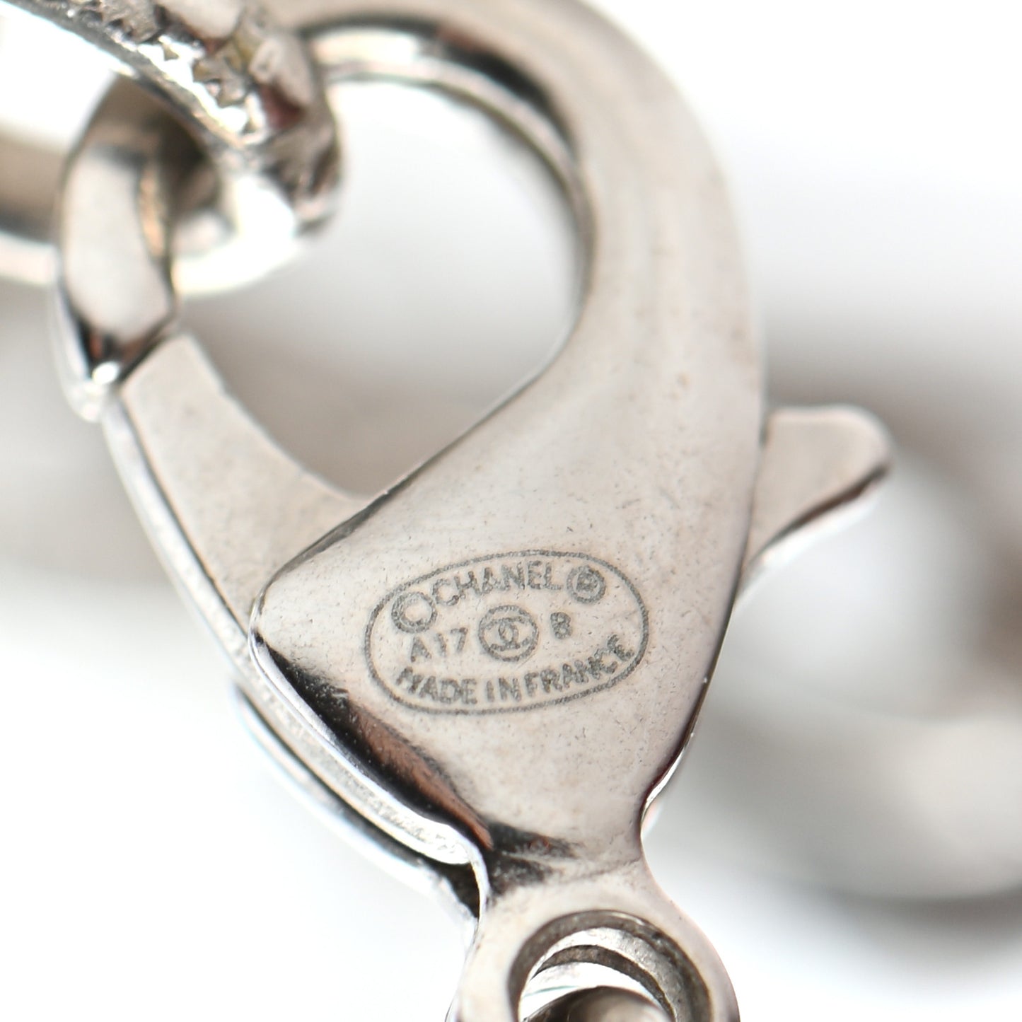 Metal Resin Pearl Star CC Necklace Silver