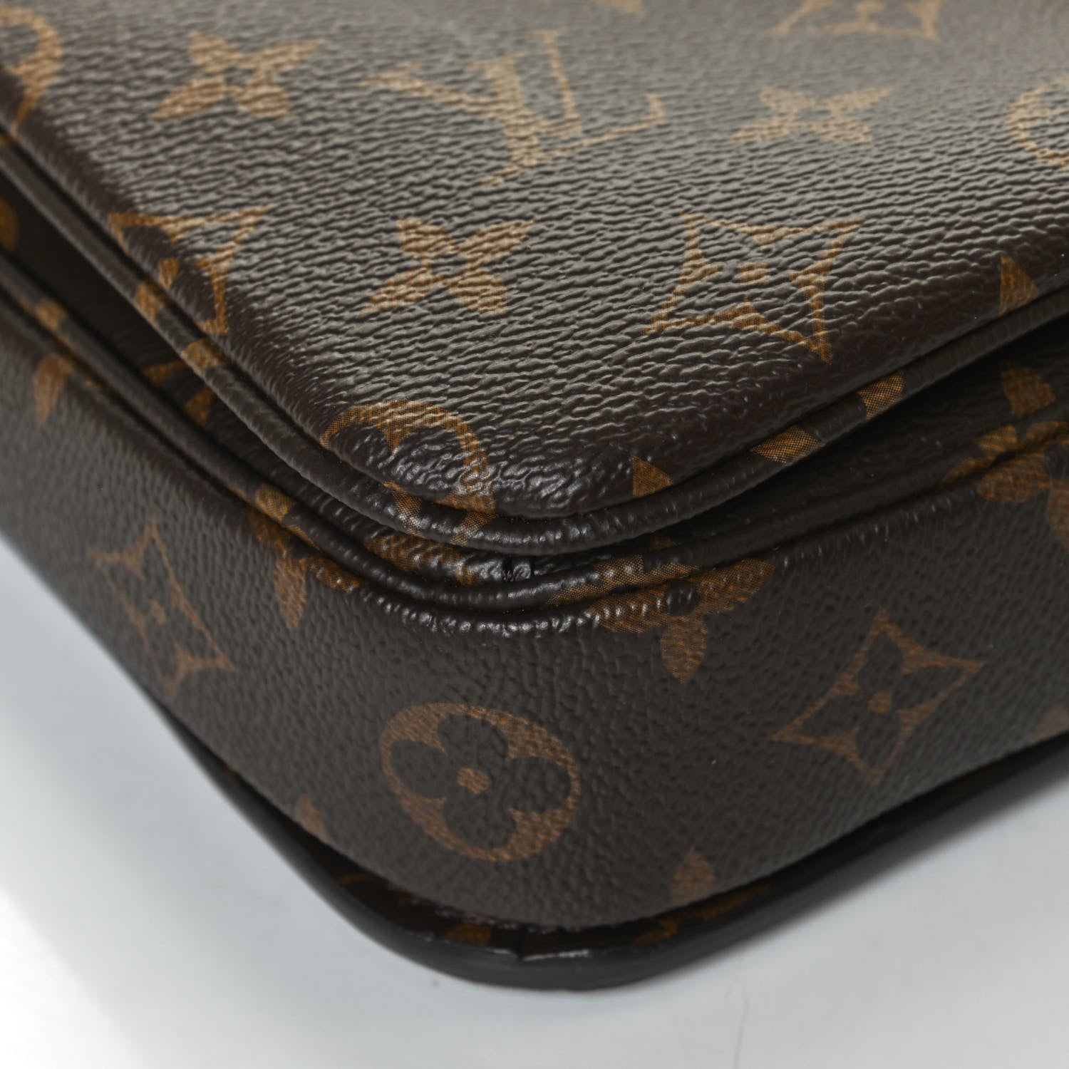 Louis Vuitton Monogram Pochette Metis 12 of 14