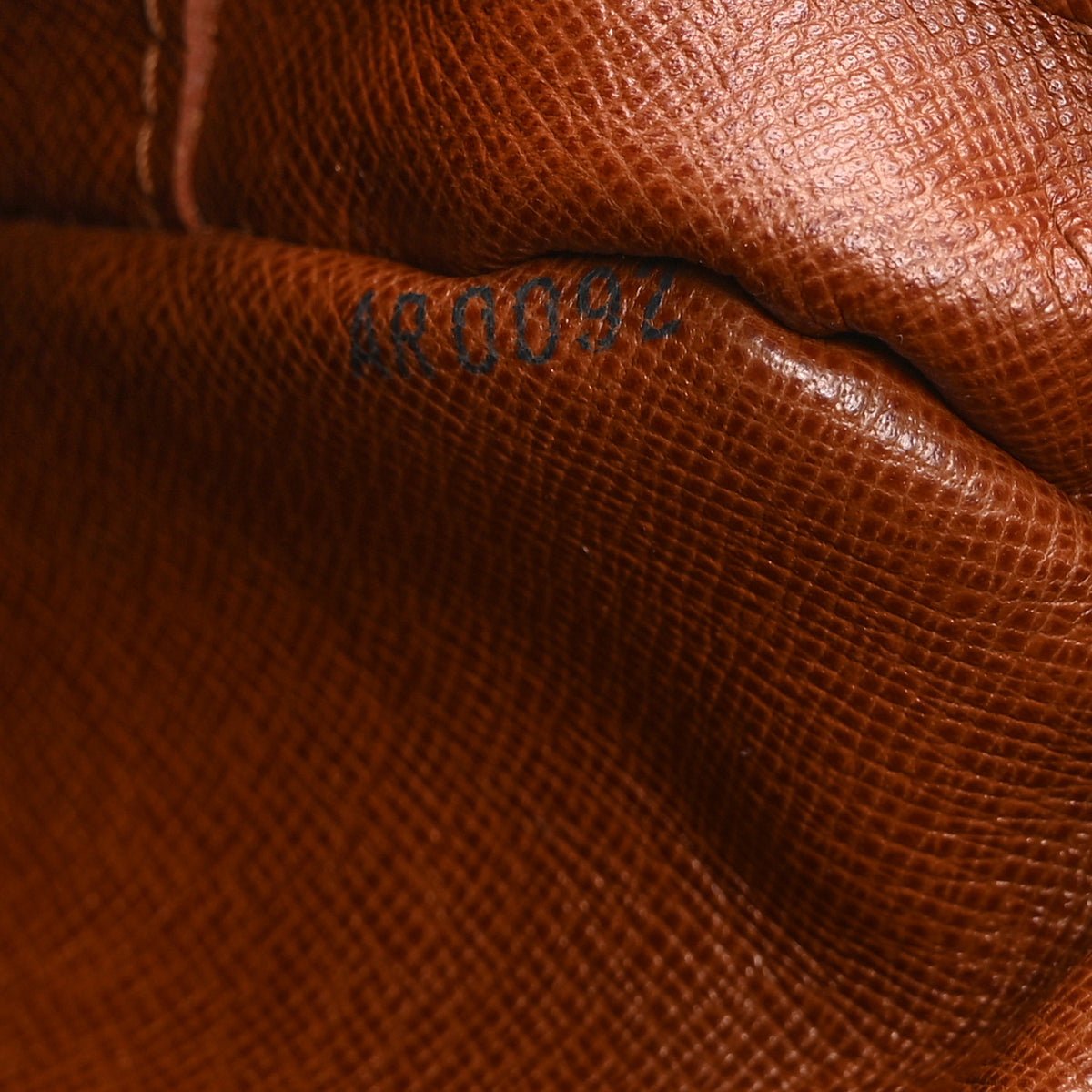 Monogram Nil 28