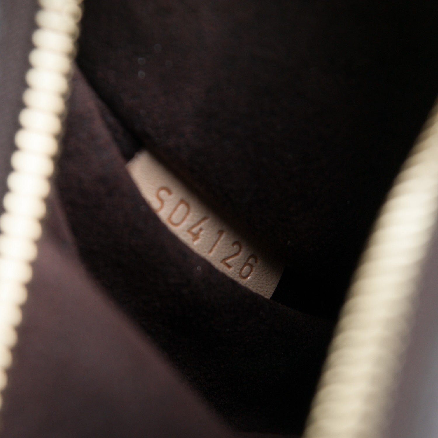 Louis Vuitton Monogram Pochette Metis 8 of 8