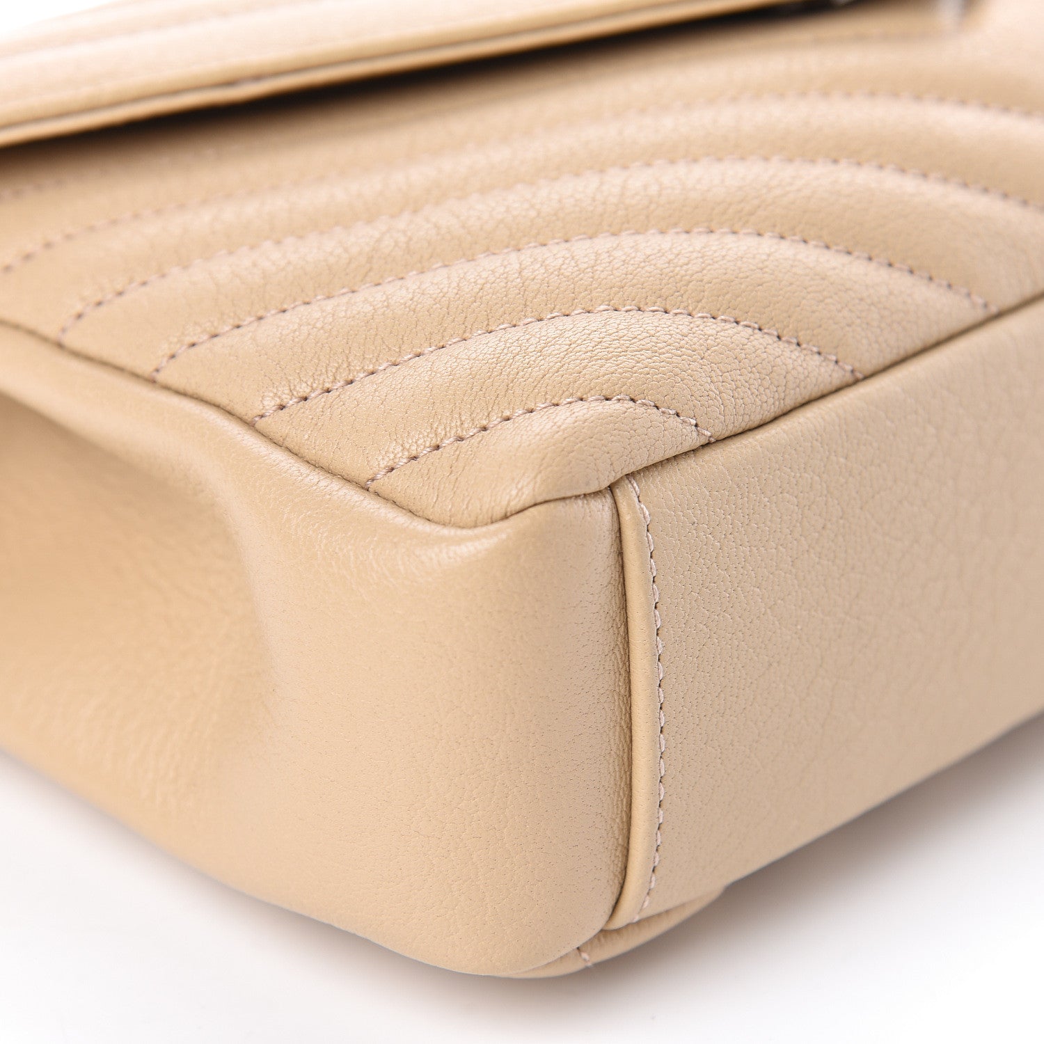 Saint Laurent Sheepskin Matelasse Medium College Monogram Bag Beige 6 of 10