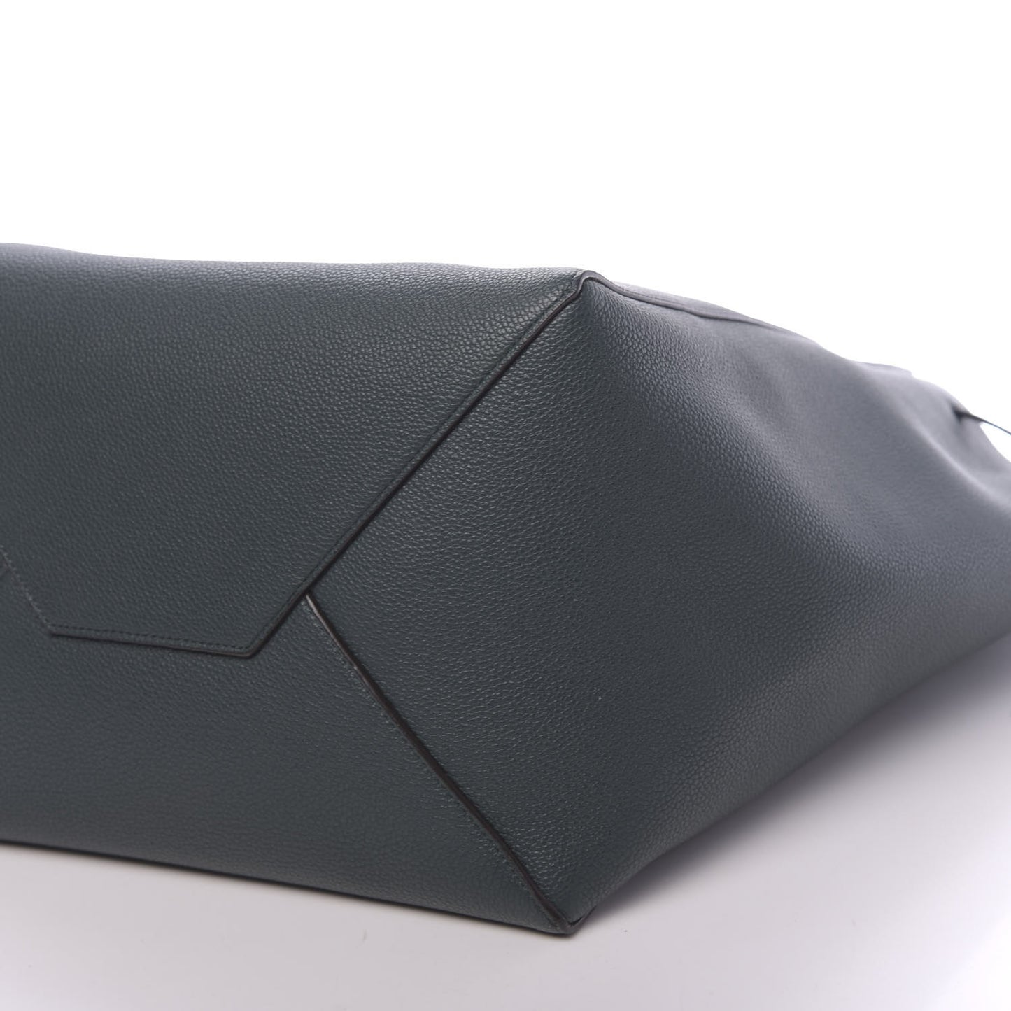 Soft Grained Calfskin Medium Belt Cabas Phantom Amazone
