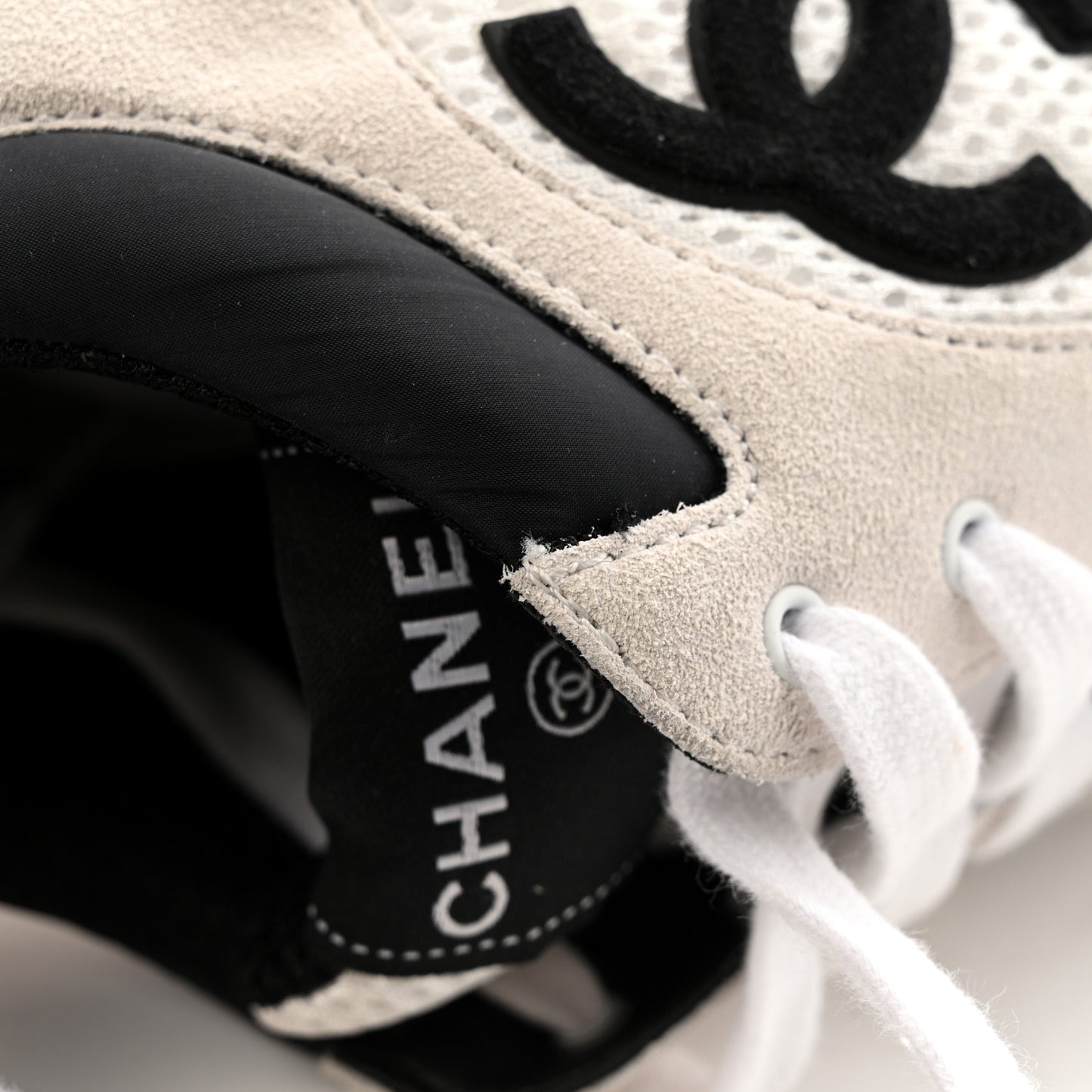 Mesh Suede Calfskin Grained Calfskin Womens CC Sneakers 39.5 White Black