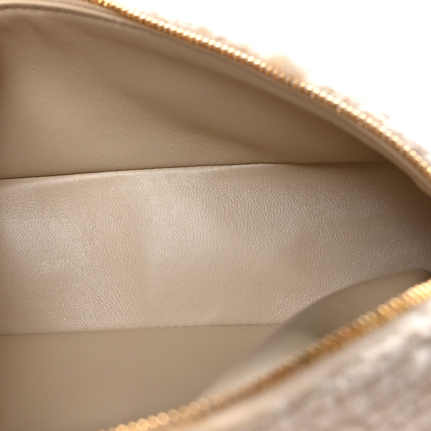 Boucle Wool L19 Extra Pocket Pouch White Fossil