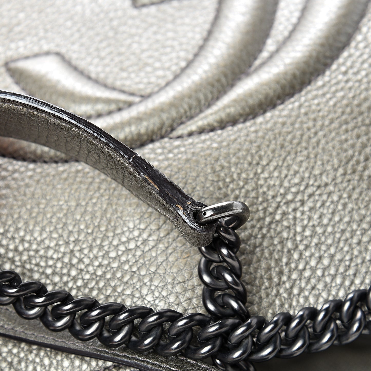 Metallic Pebbled Calfskin Medium Soho Chain Shoulder Bag Sasso