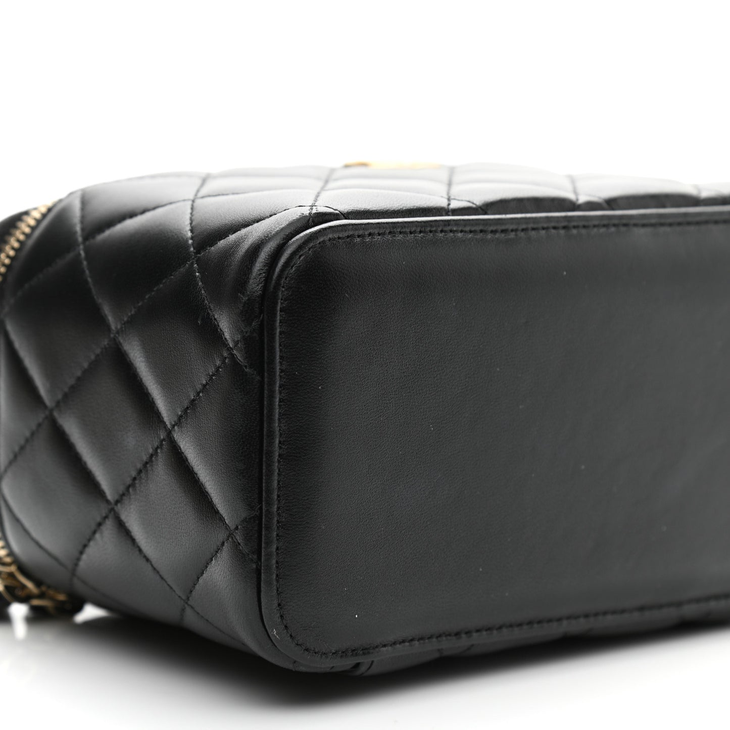 Lambskin Quilted Small Top Handle Vanity Case With Chain Black