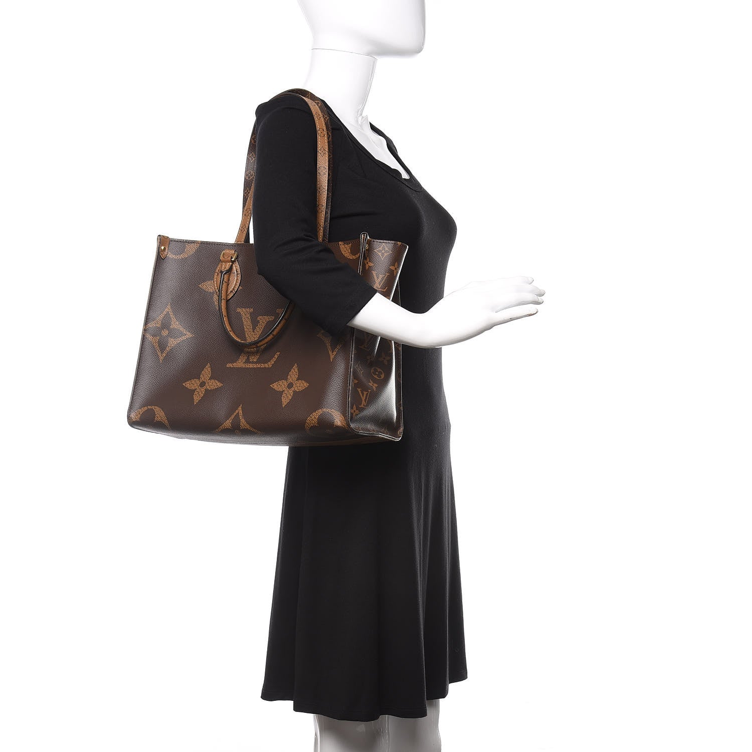 Louis Vuitton Reverse Monogram Giant Onthego MM 2 of 14