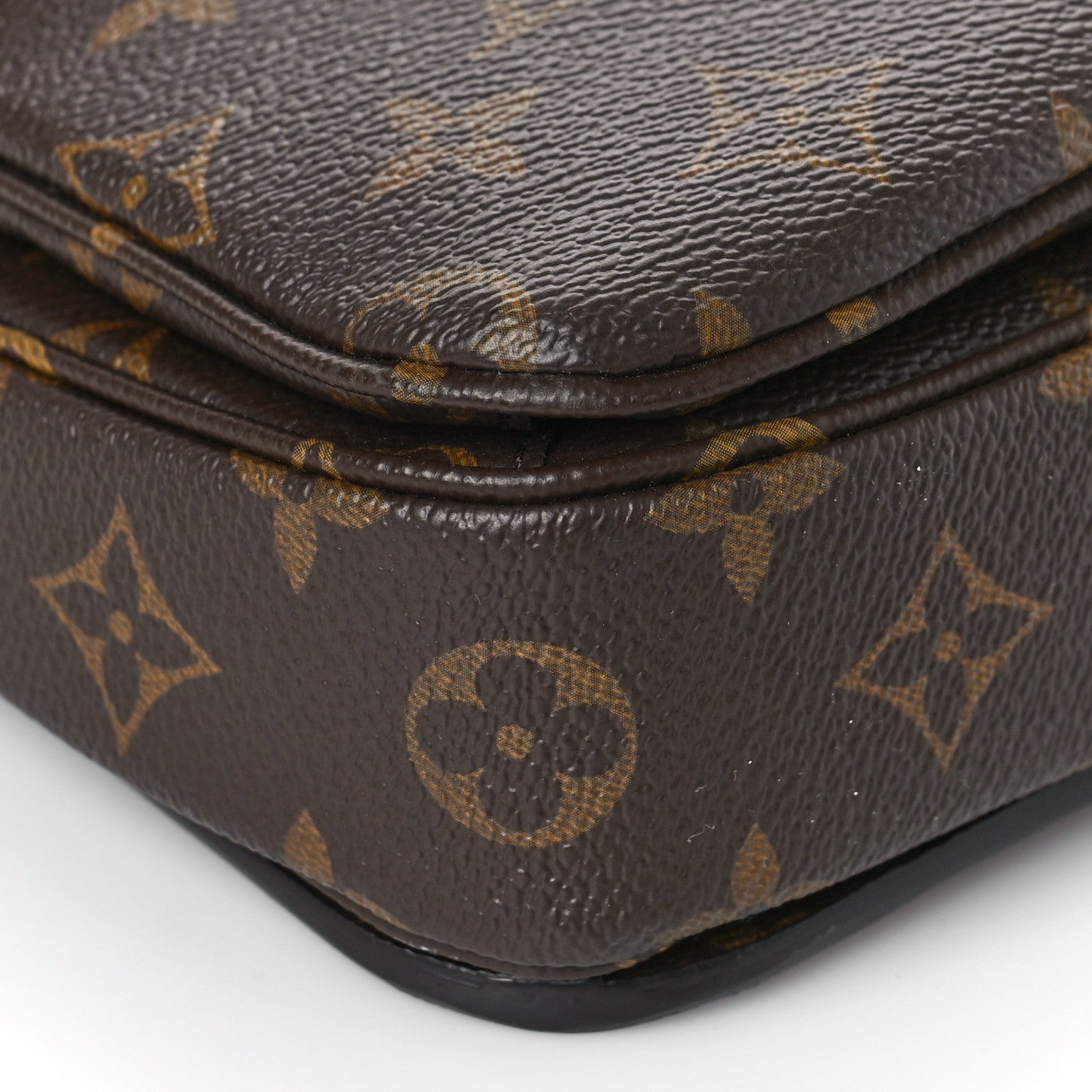 Louis Vuitton Monogram Pochette Metis 7 of 9