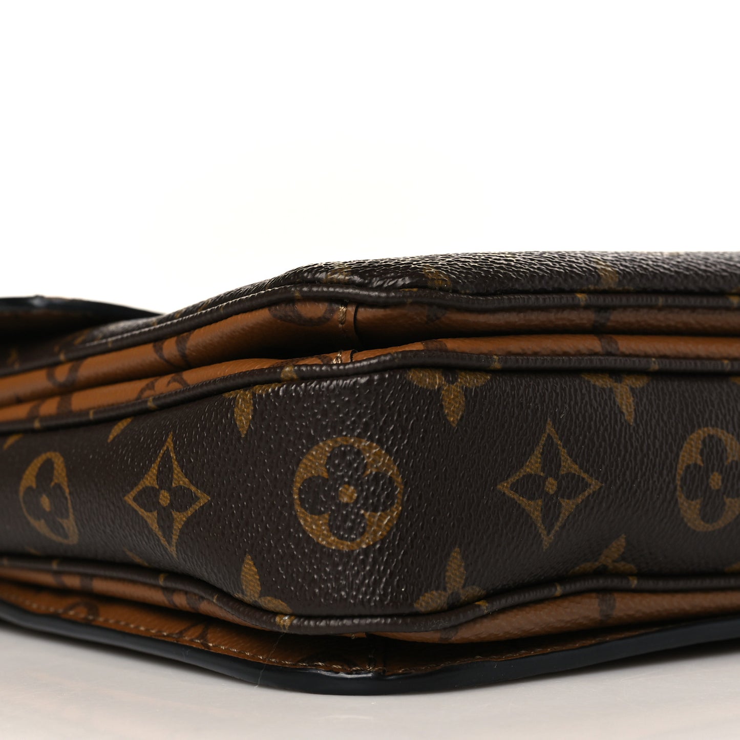 Reverse Monogram Pochette Metis
