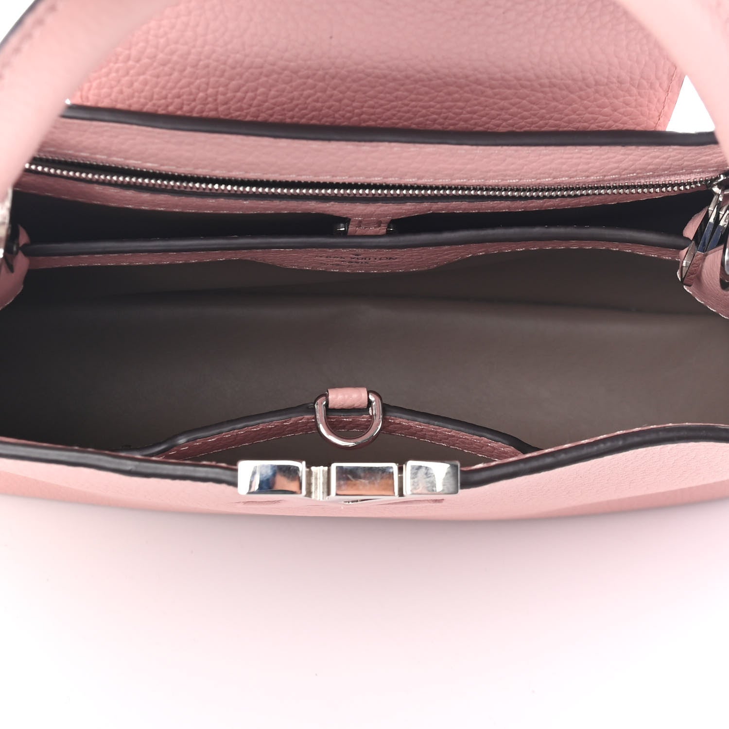 Louis Vuitton Taurillon Capucines PM Magnolia 4 of 4