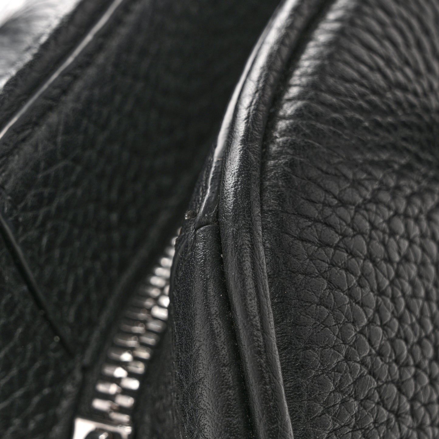 Grained Calfskin Le Petit Turismo Black