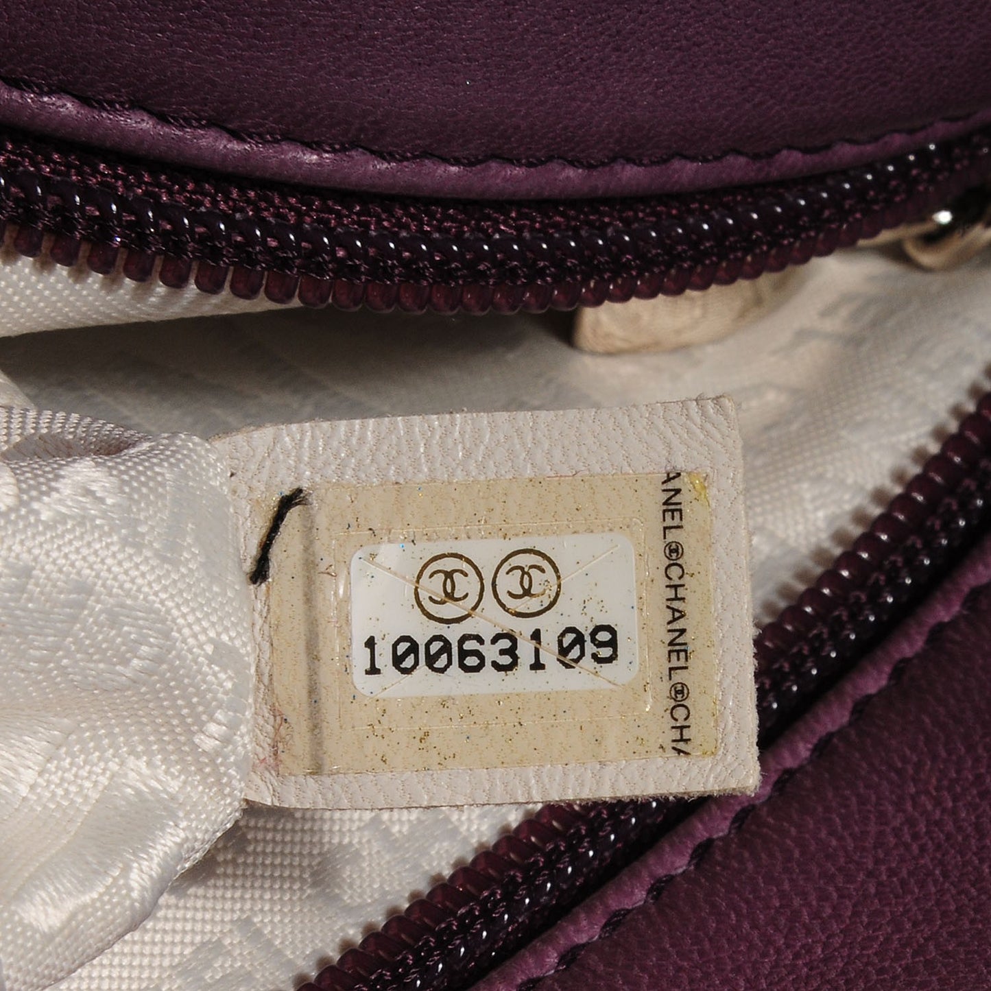 Lambskin Stitched Medium Ultimate Soft Shoulder Bag Light Purple