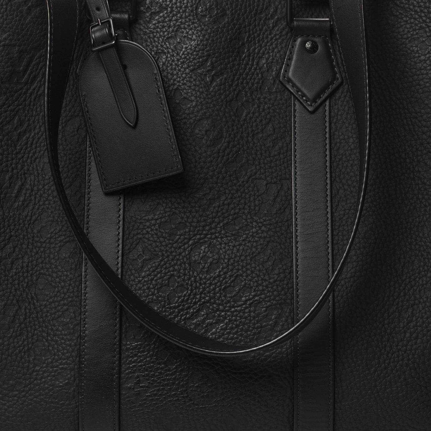 Taurillon Monogram Sac Plat 24H Black