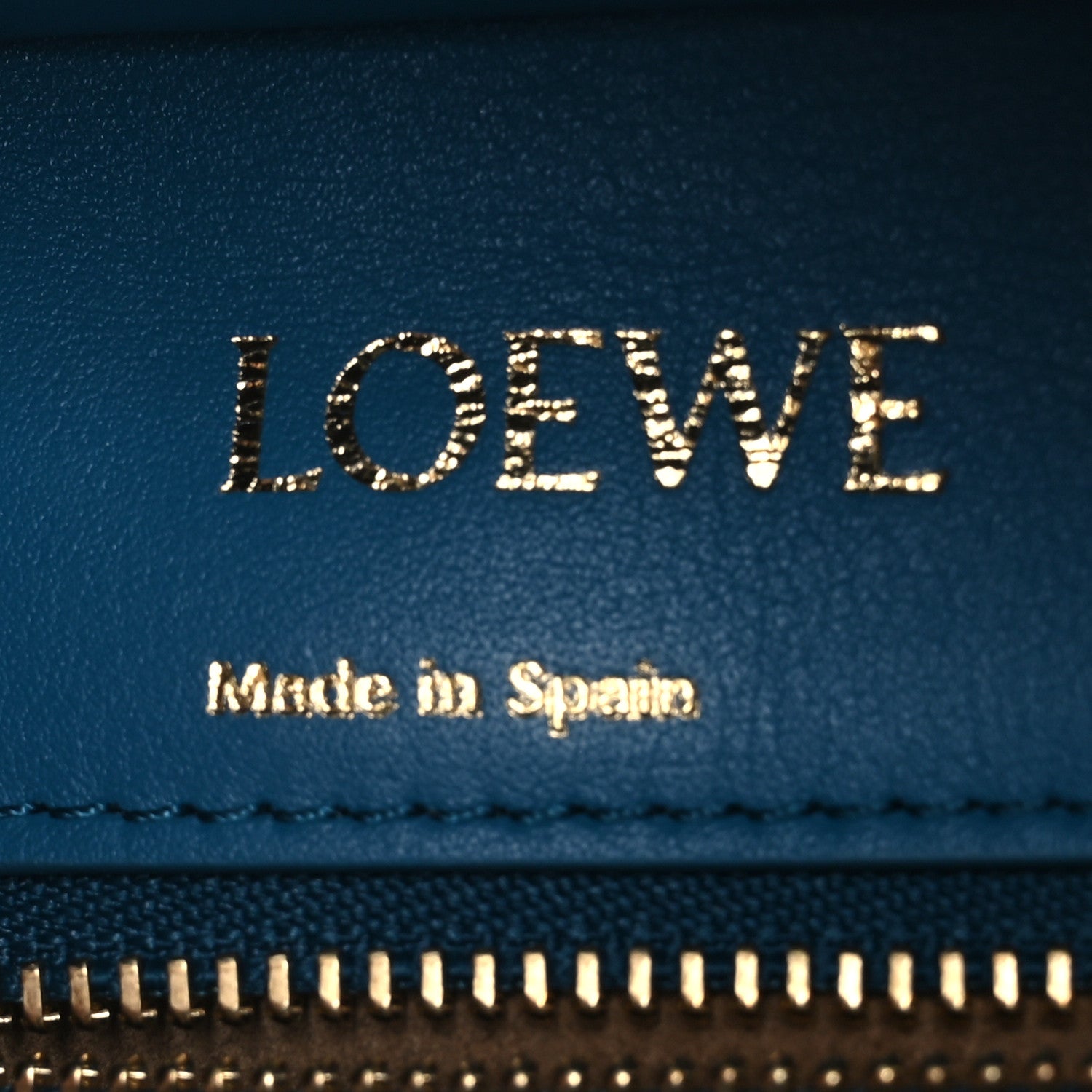 Loewe Calfskin Amazona 19 Lagoon Blue 1815214 – FASHIONPHILE