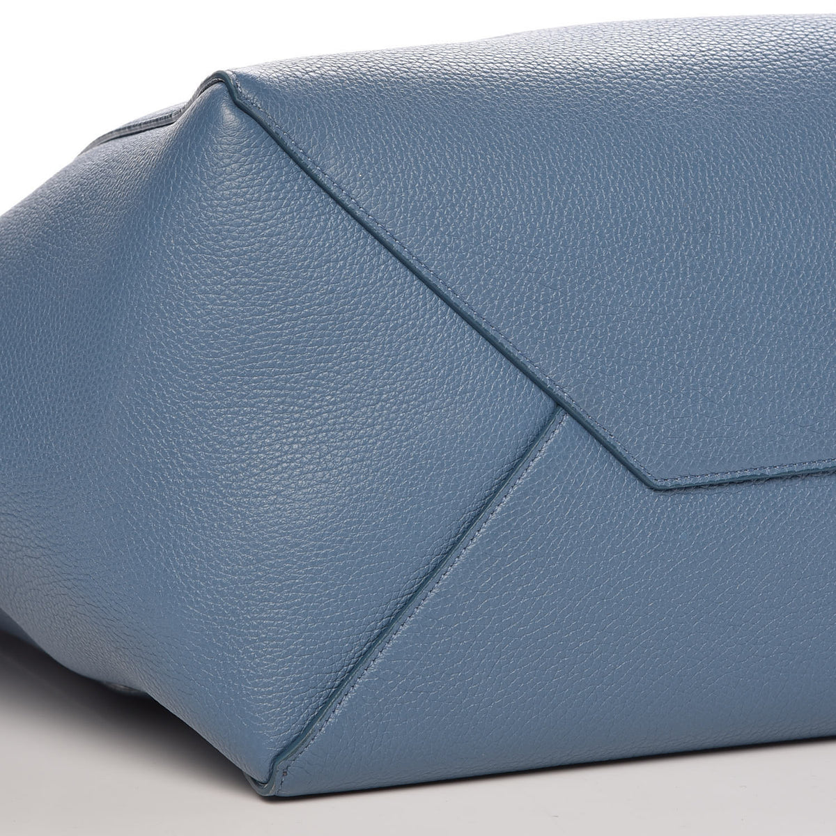 Soft Grained Calfskin Medium Belt Cabas Phantom Blue