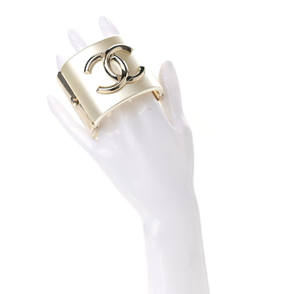 Chanel Resin CC Cuff Pearly White Gold 2 of 4
