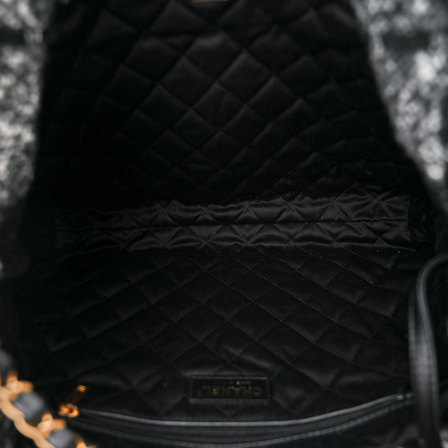 Tweed Quilted Chanel 22 Black Ecru