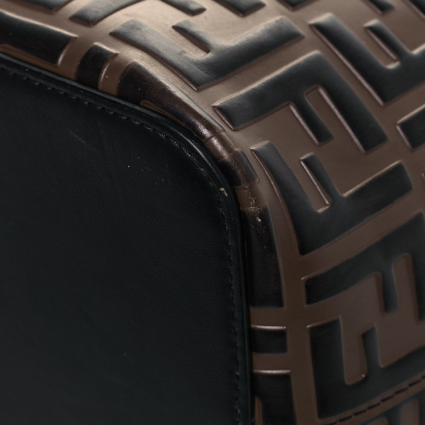 Vitello Grace F is Fendi Bi-Color FF 1974 Embossed Grande Mon Tresor Bucket Bag Maya Black Fragola
