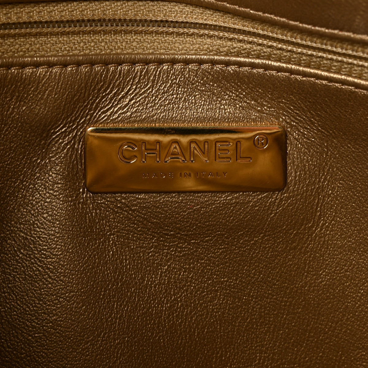 Lambskin Quilted All About Chains Hobo White